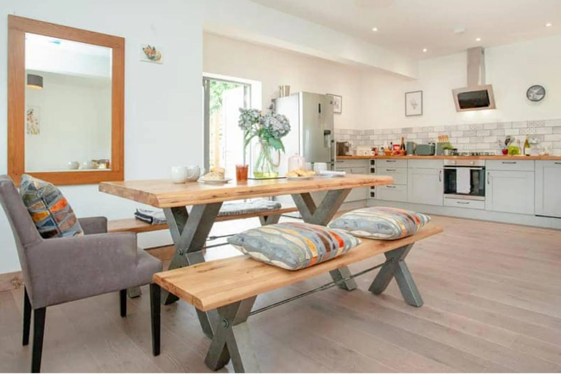 2 Bed Cottage - Hot Tub Garden Parking