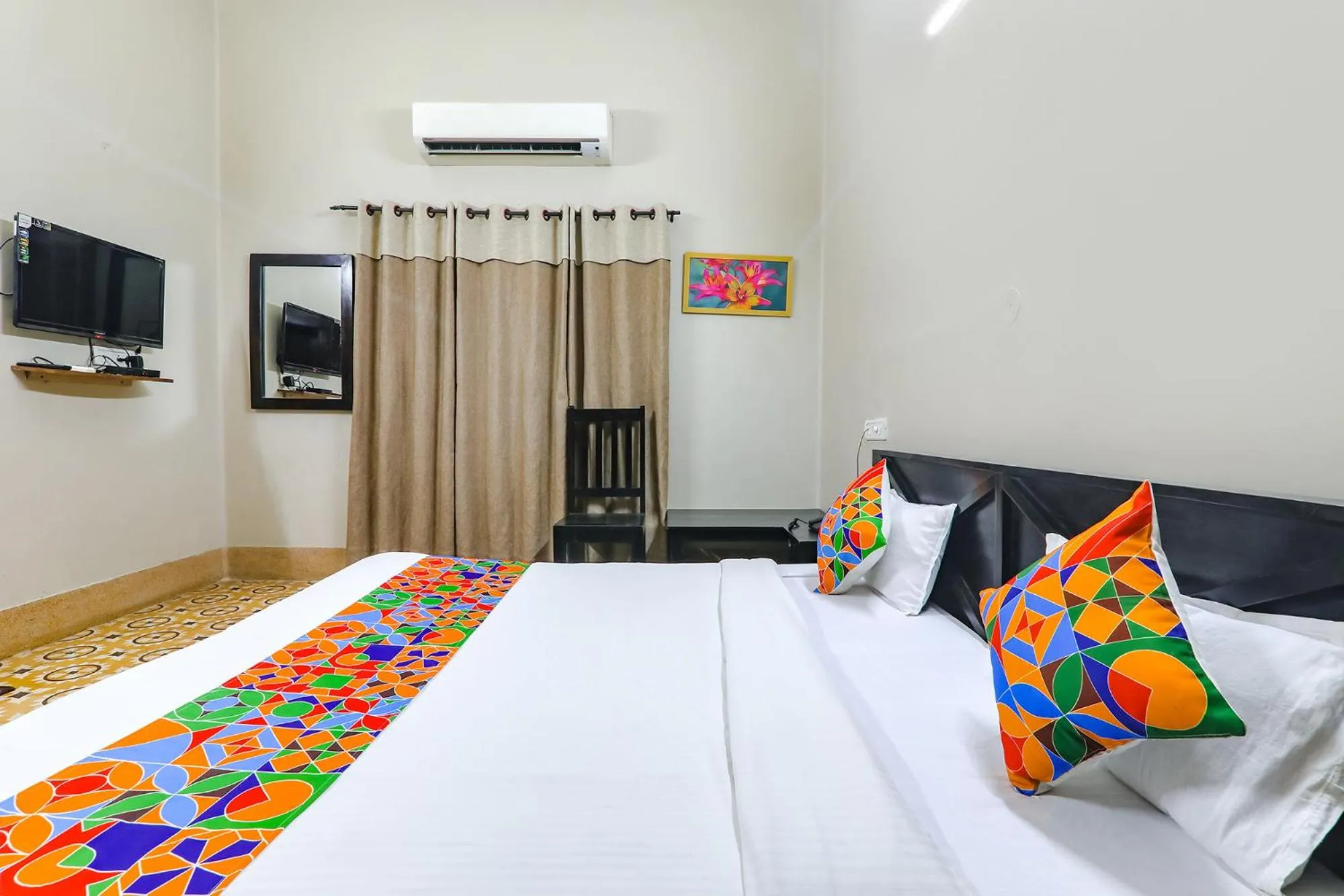 TV and multimedia in FabHotel Harmony