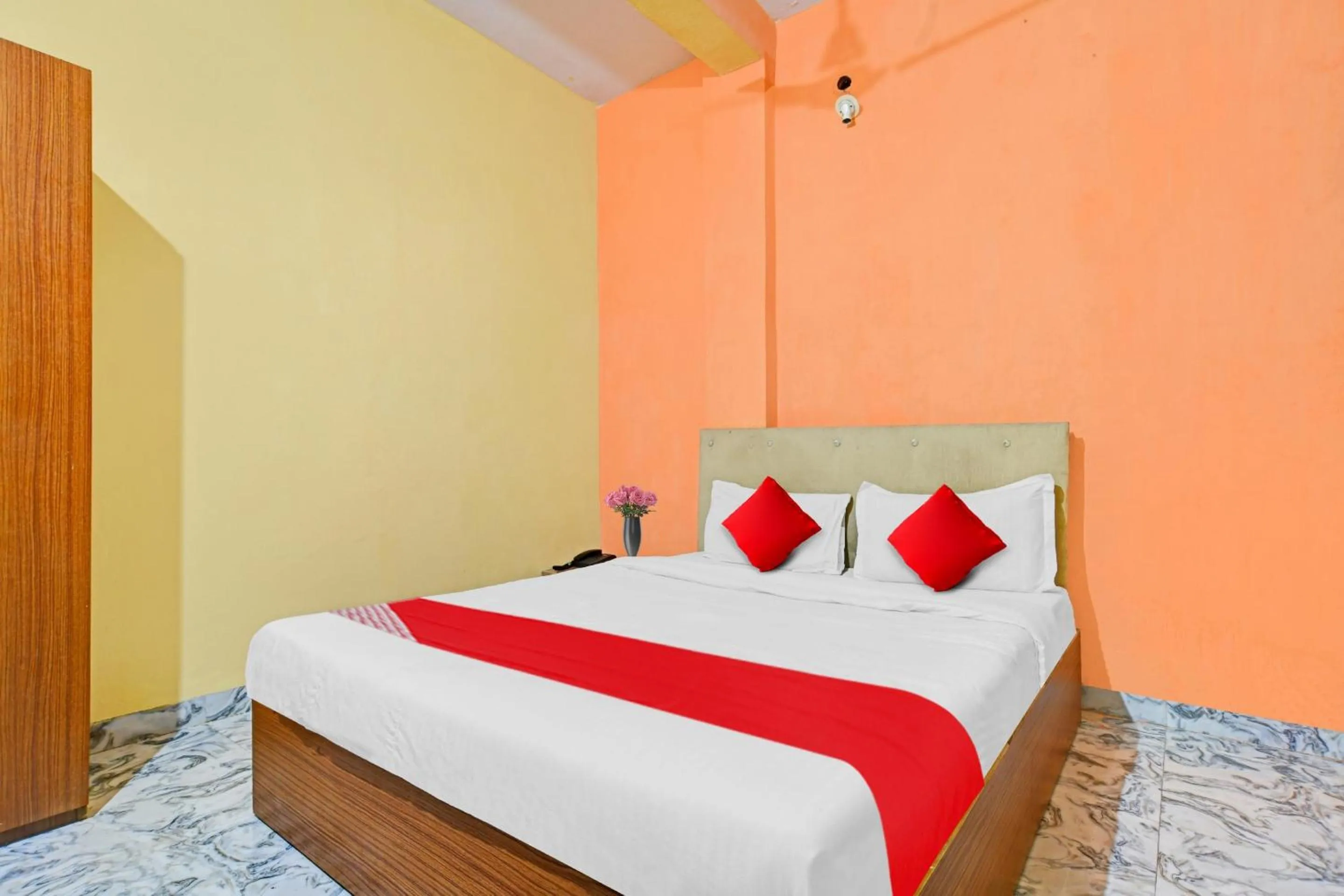 Bedroom, Bed in Hotel O Honey Palace In