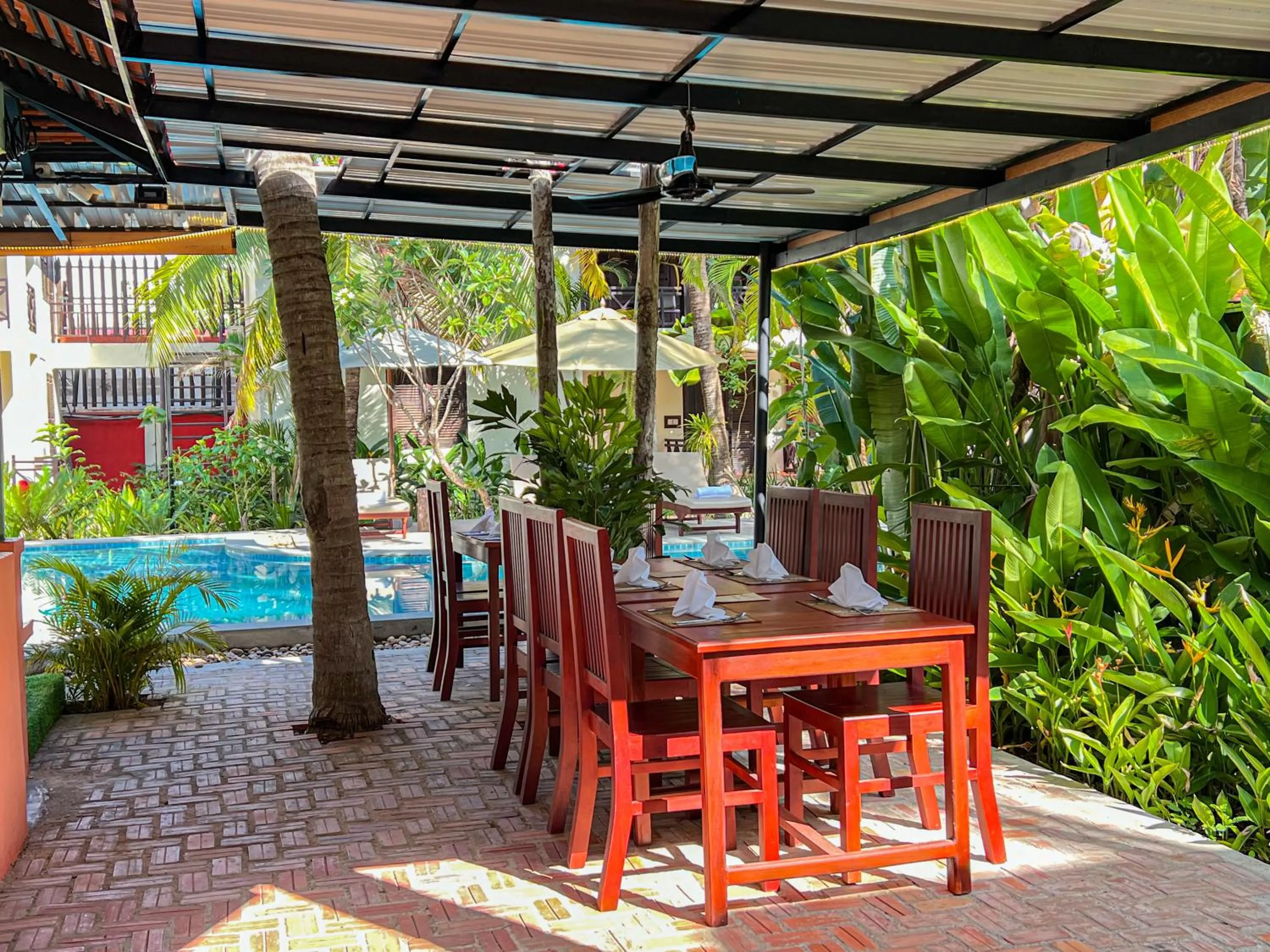 Restaurant/places to eat in Natural Relax Villa