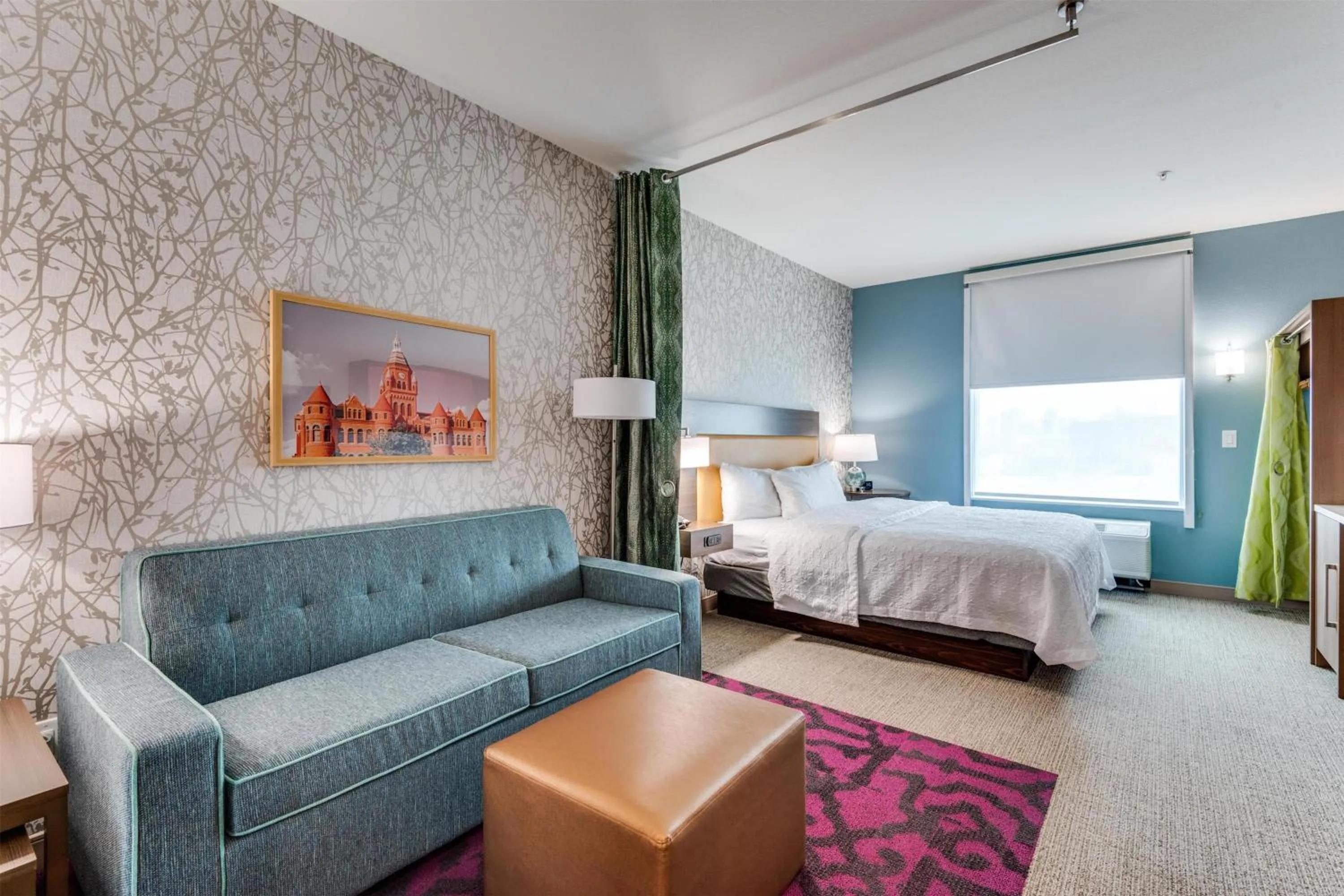 Living room, Bed in Home2 Suites By Hilton Dallas Medical District Lovefield, Tx