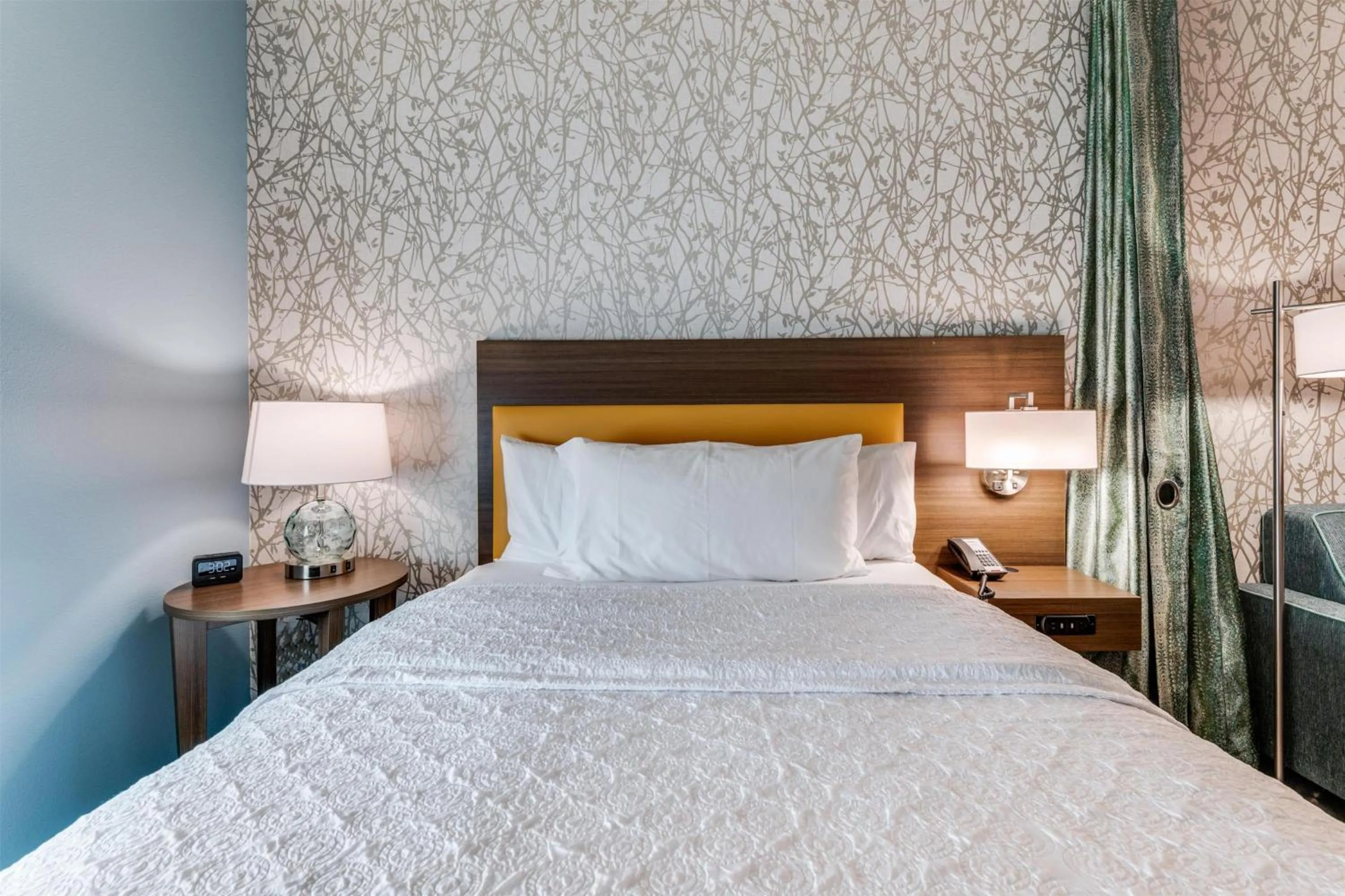 Bed in Home2 Suites By Hilton Dallas Medical District Lovefield, Tx