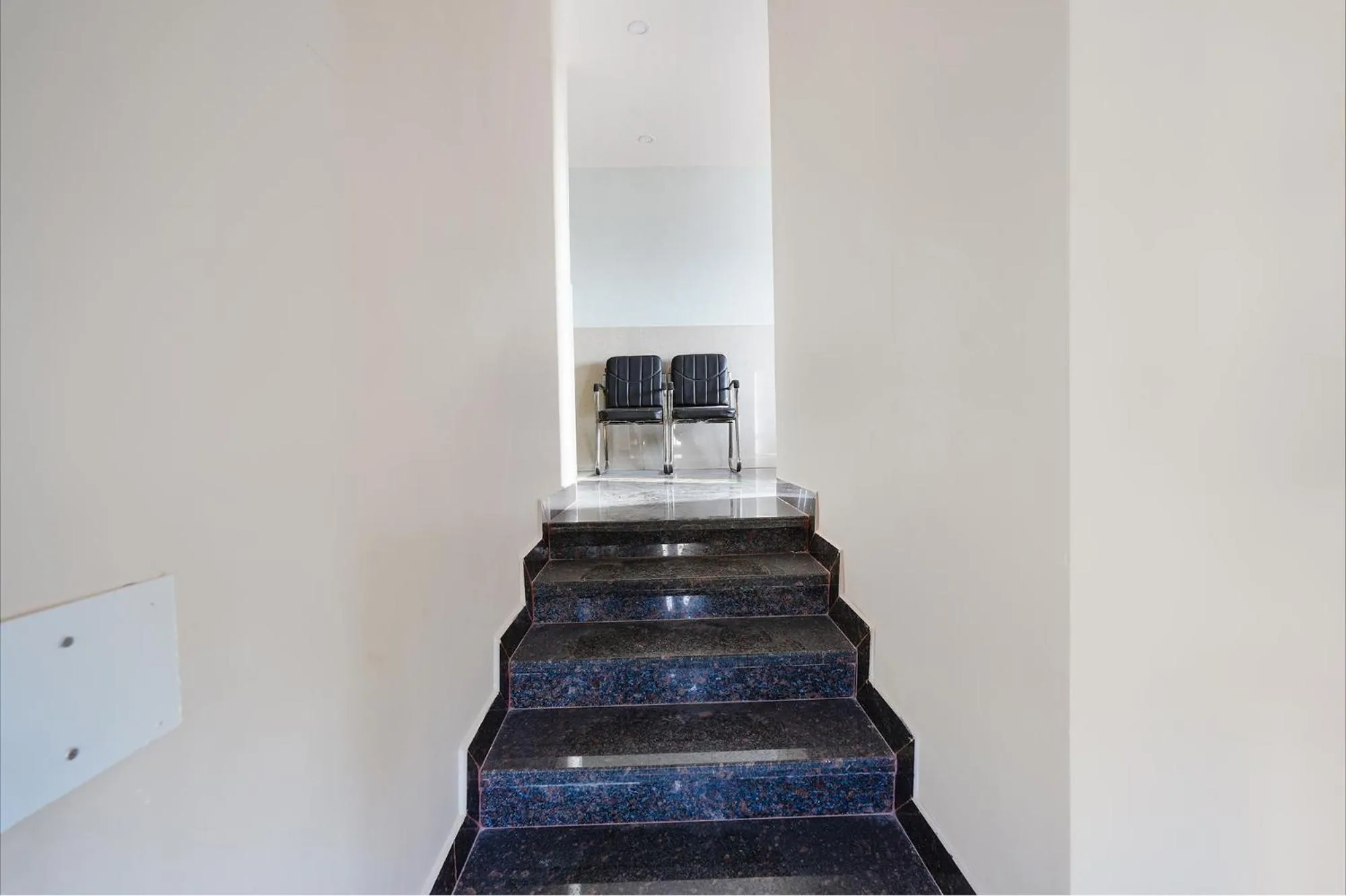 Lobby or reception in FabHotel Whitefield Suites - Nr ITPL Main raod