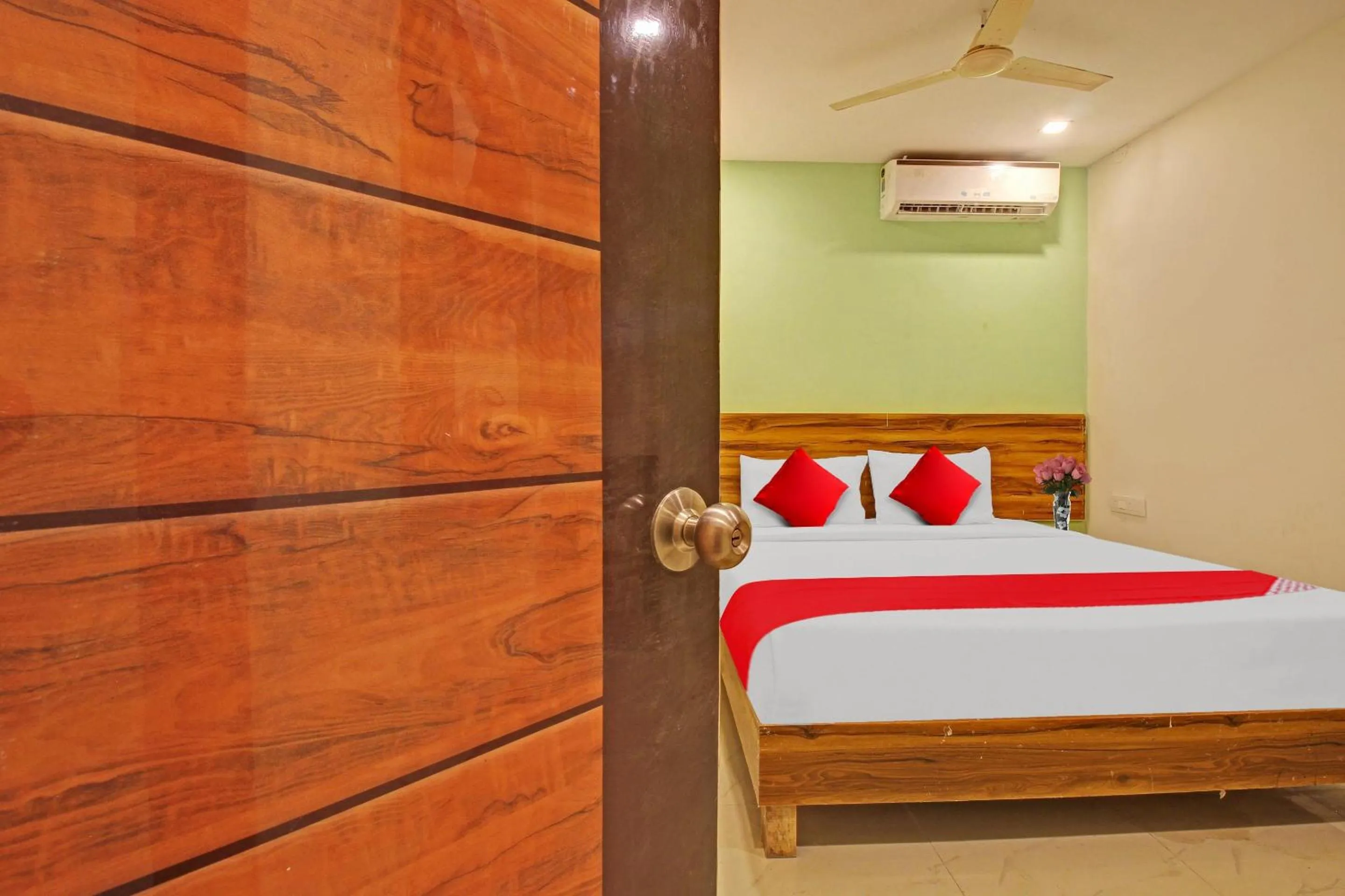 Bedroom, Bed in Hotel O R Square