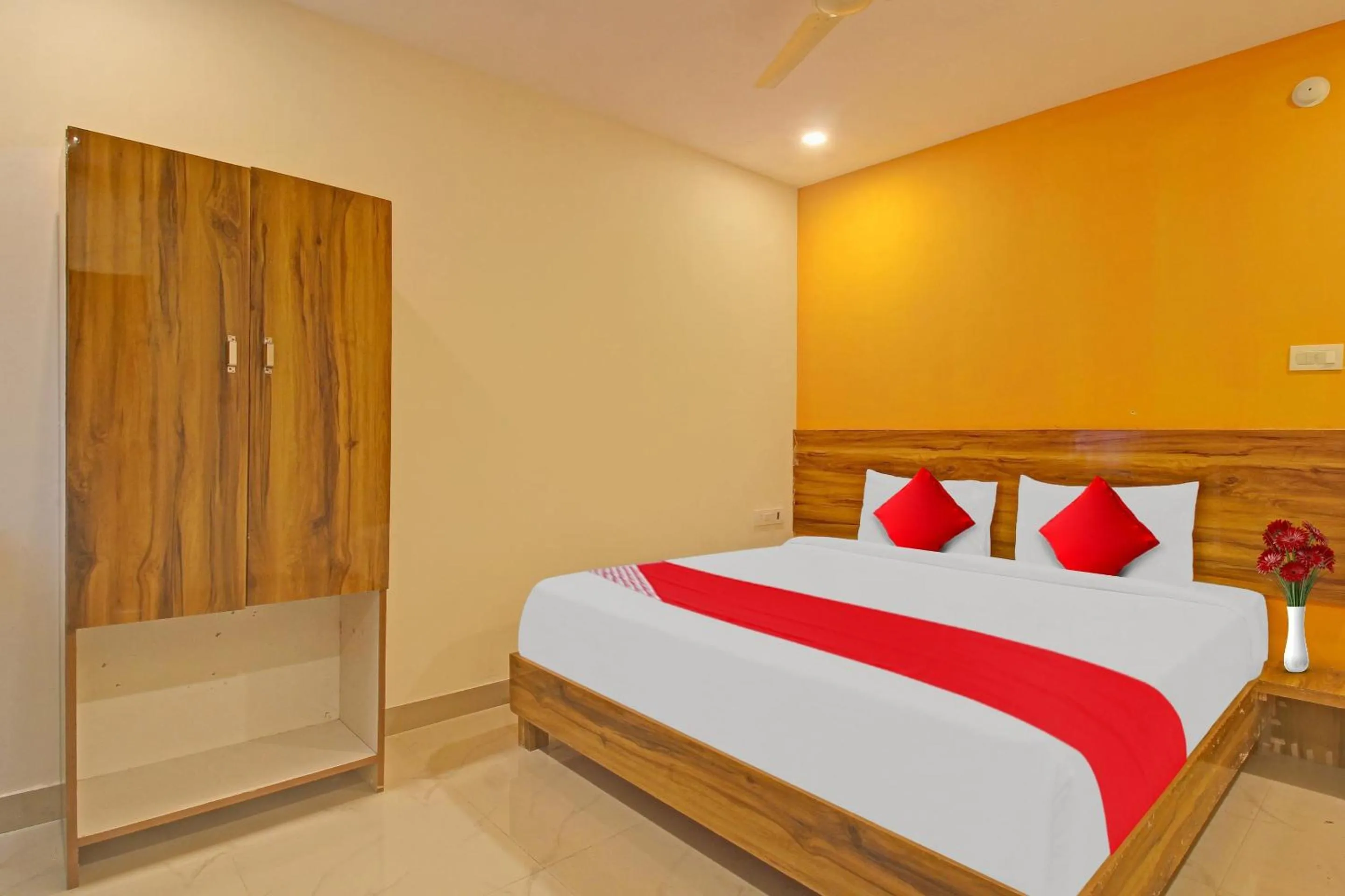 Bedroom, Bed in Hotel O R Square