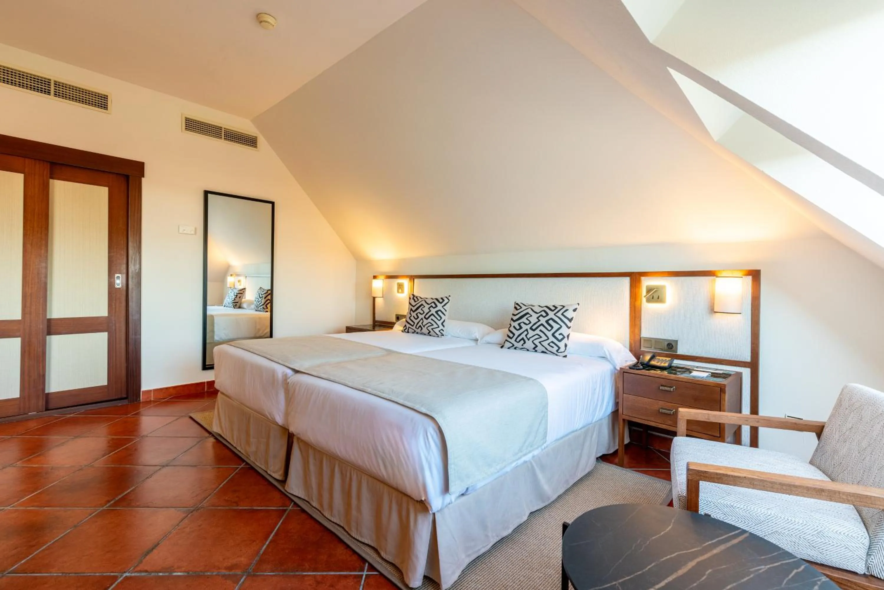 Bedroom, Bed in Puerto Antilla Grand Hotel