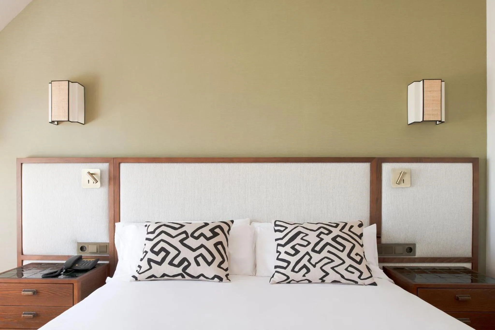 Bed in Puerto Antilla Grand Hotel