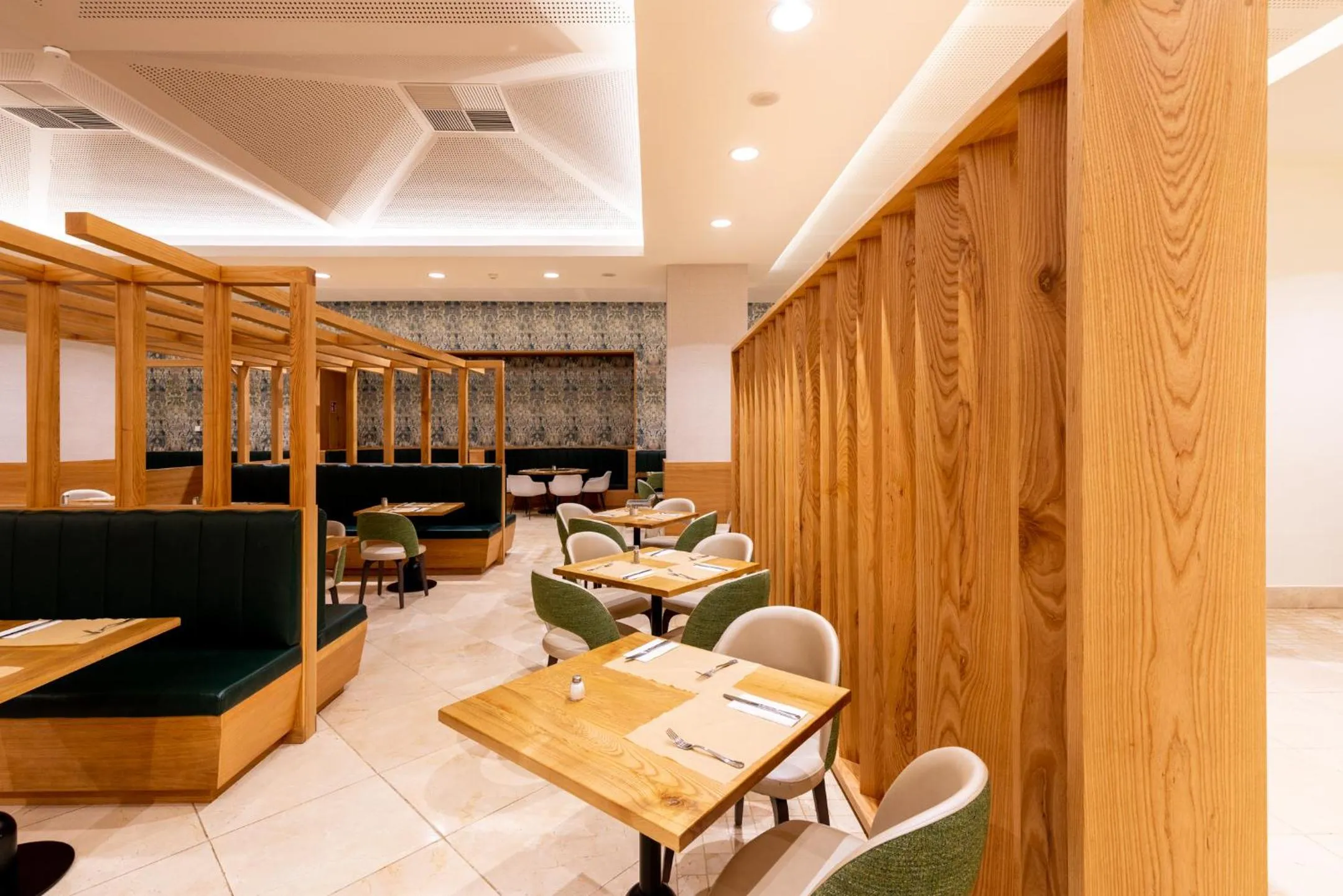 Restaurant/places to eat in Puerto Antilla Grand Hotel