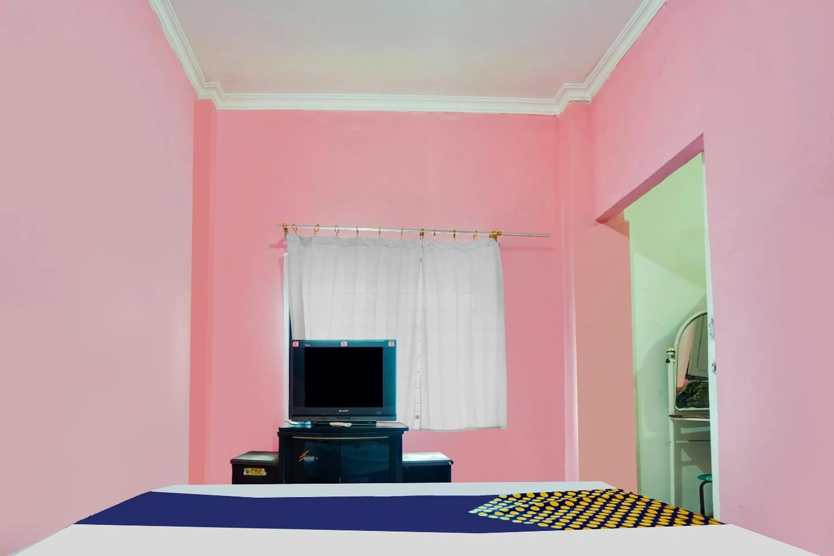 Bedroom, Bed in OYO Life 92046 Garuda Residence