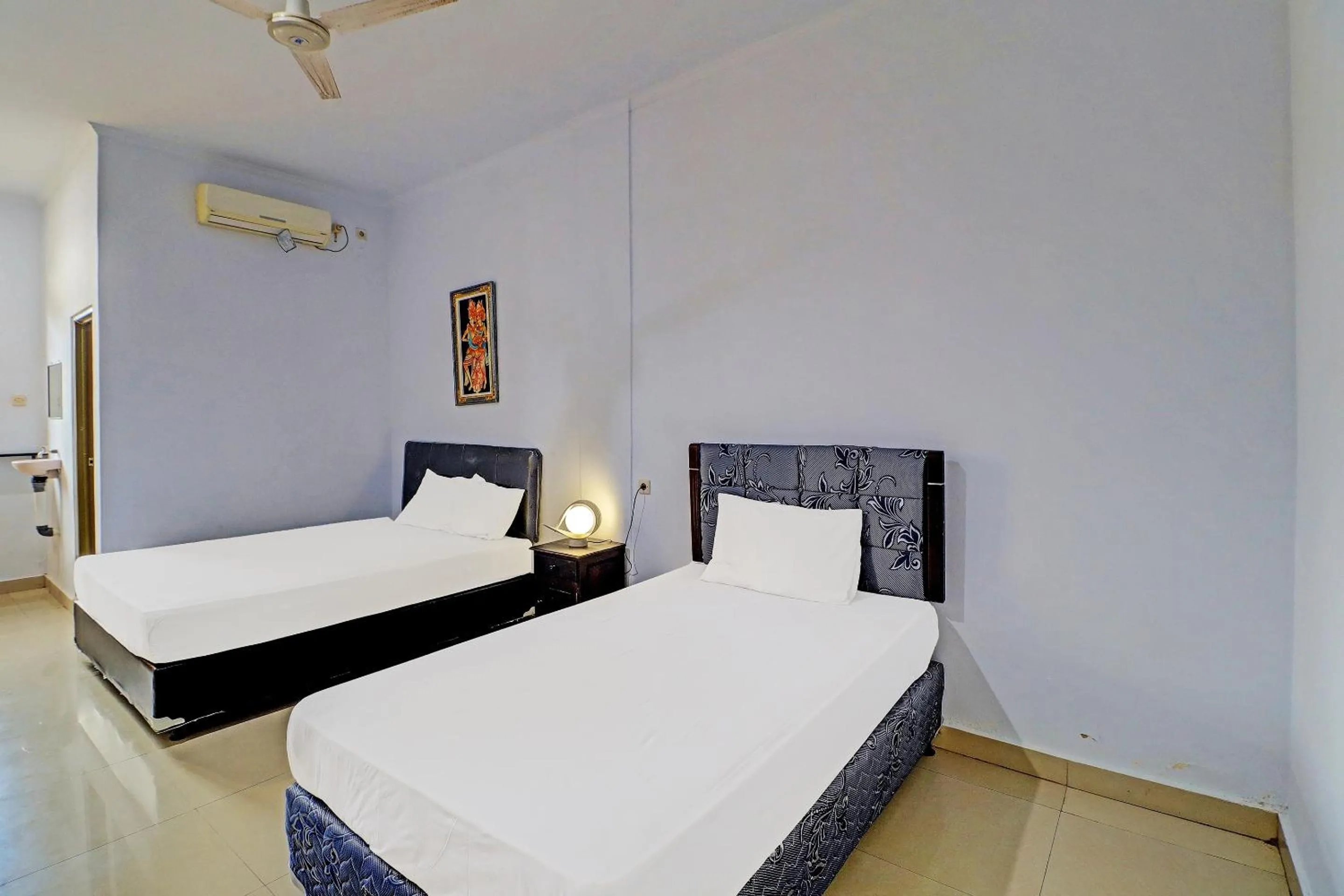 Bedroom, Bed in Capital O 92094 Hotel Kertha