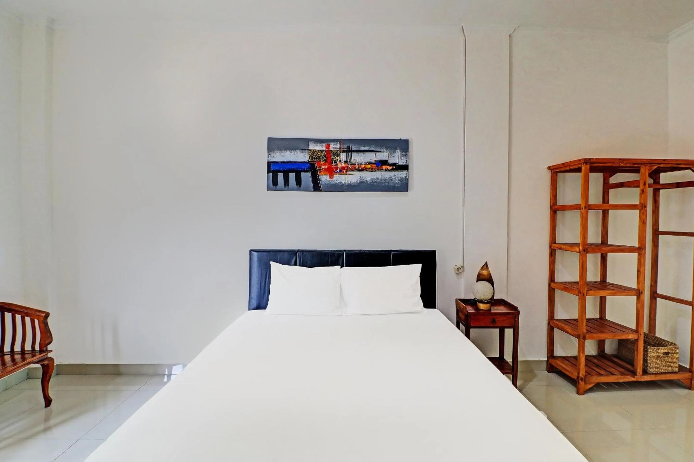 Bedroom, Bed in Capital O 92094 Hotel Kertha