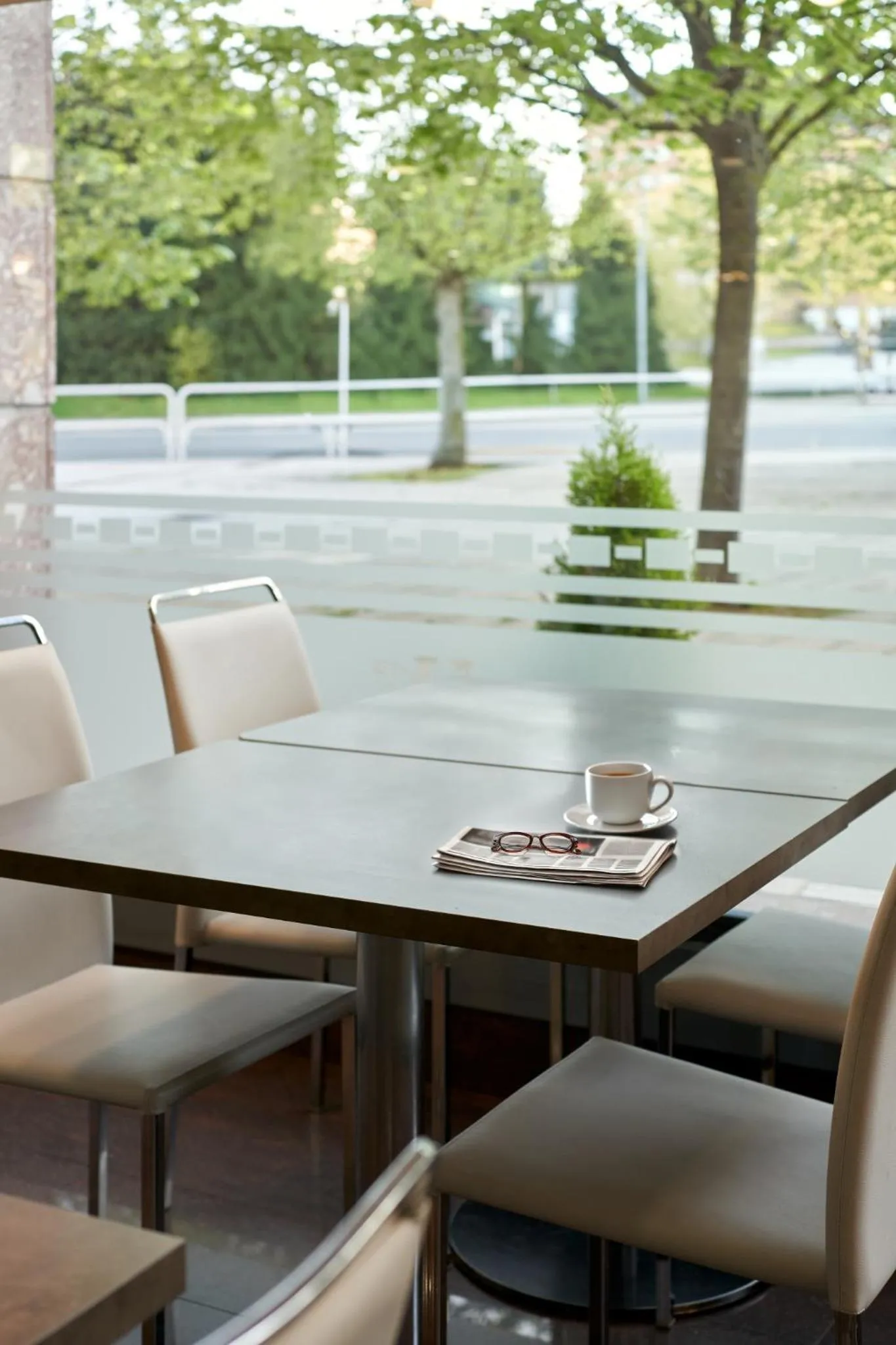 Restaurant/places to eat in Hotel Albret