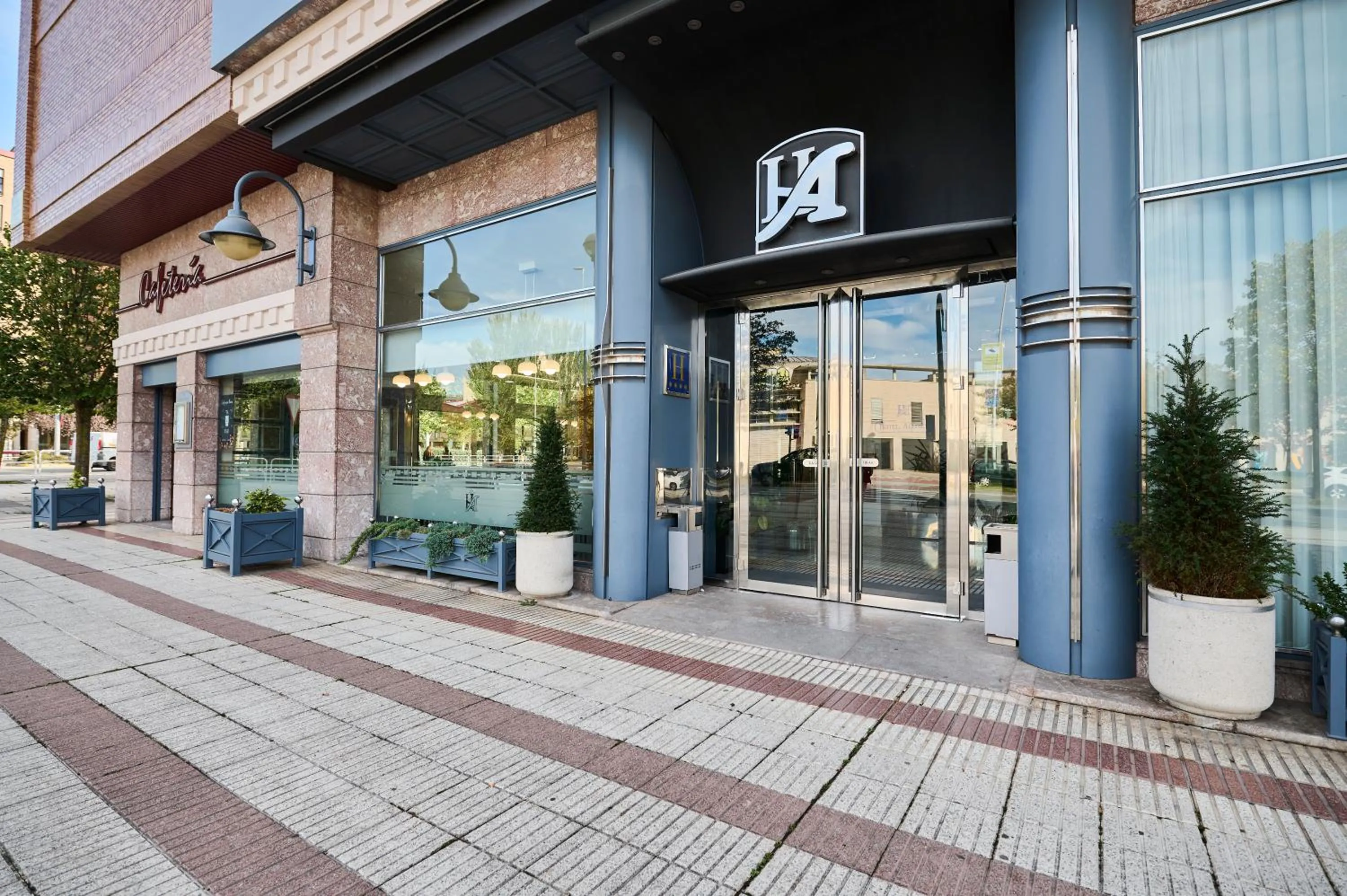 Property building in Hotel Albret