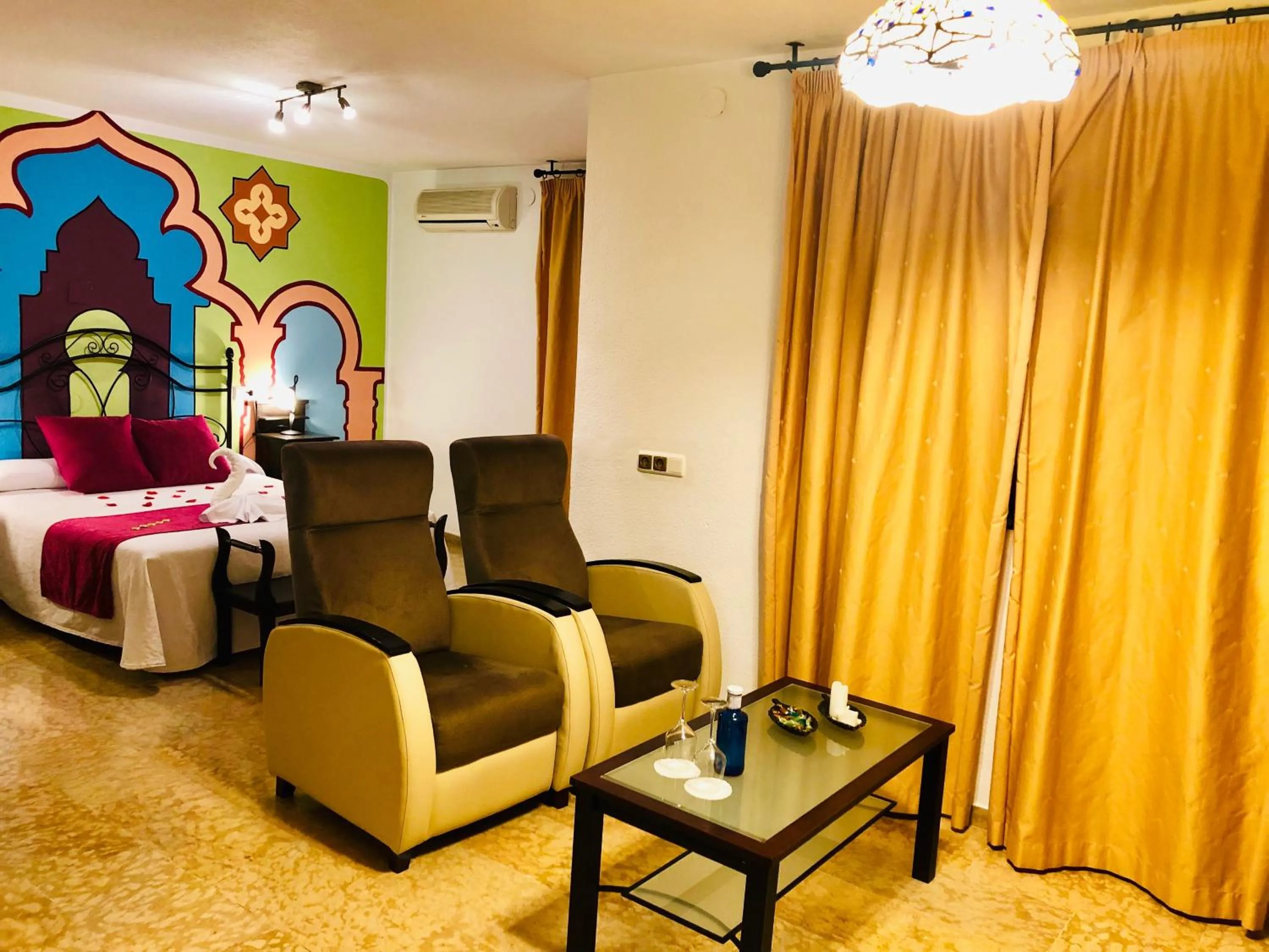 Photo of the whole room, Bed in Hotel Puerta Nazarí