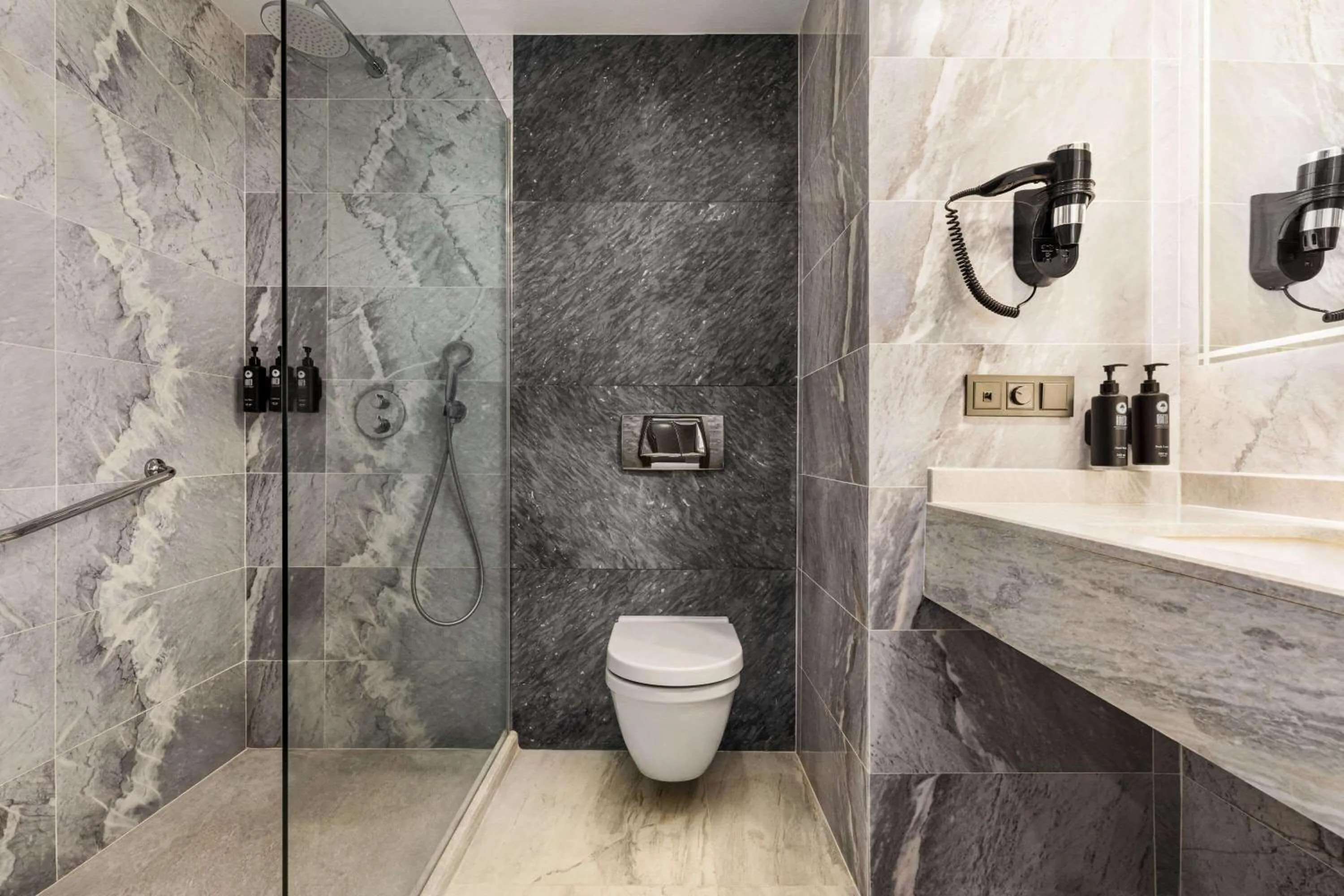 TV and multimedia in Wyndham Afyonkarahisar Thermal&Spa