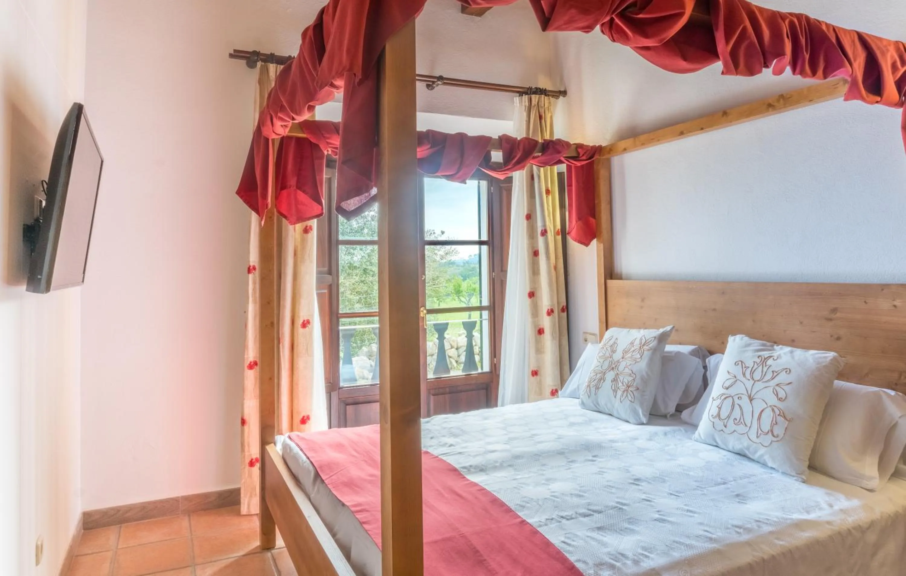 Bedroom, Bed in Finca Binibona Parc Natural