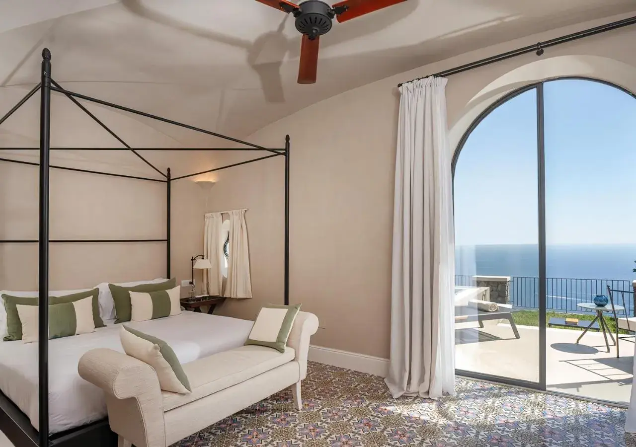 Signature Suite with Private Pool in Furore Grand Hotel Signature Suite with Private Pool in Furore Grand Hotel