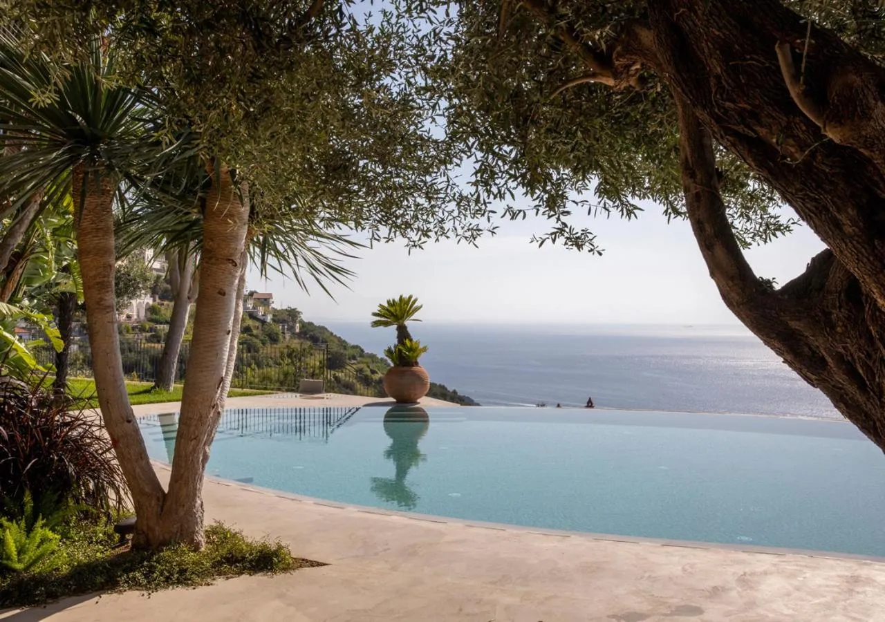 Swimming pool in Furore Grand Hotel