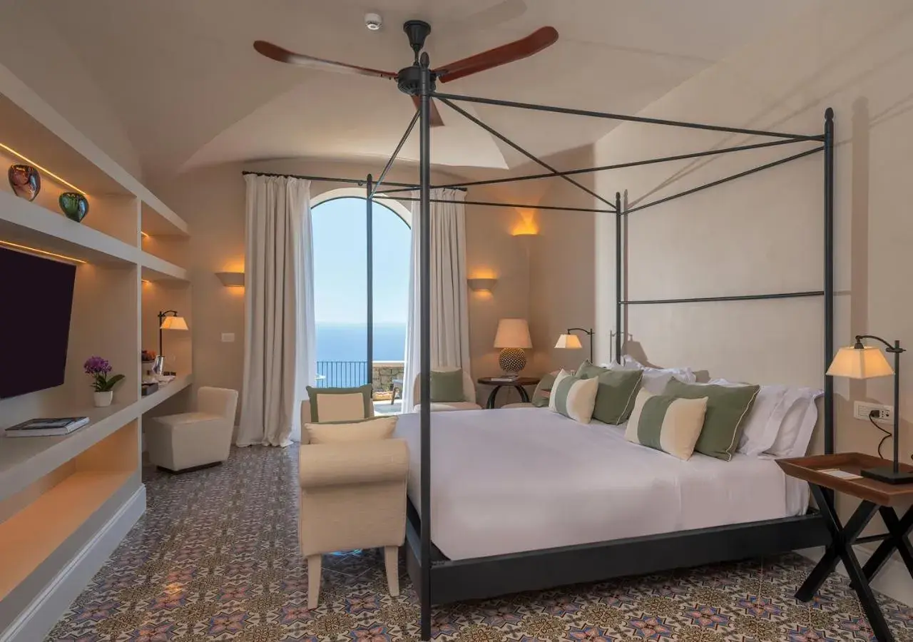 Signature Suite with Private Pool in Furore Grand Hotel Signature Suite with Private Pool in Furore Grand Hotel