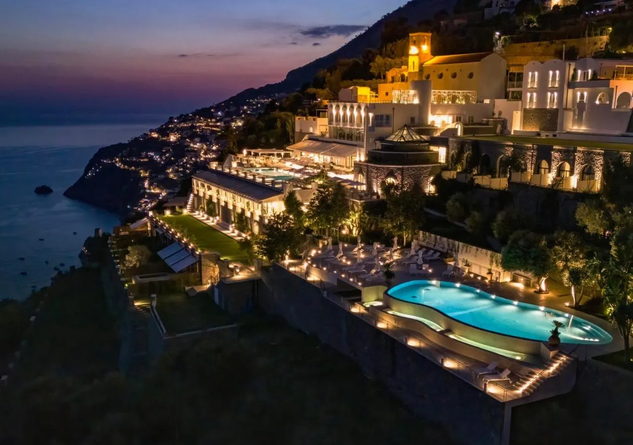 Property building in Furore Grand Hotel