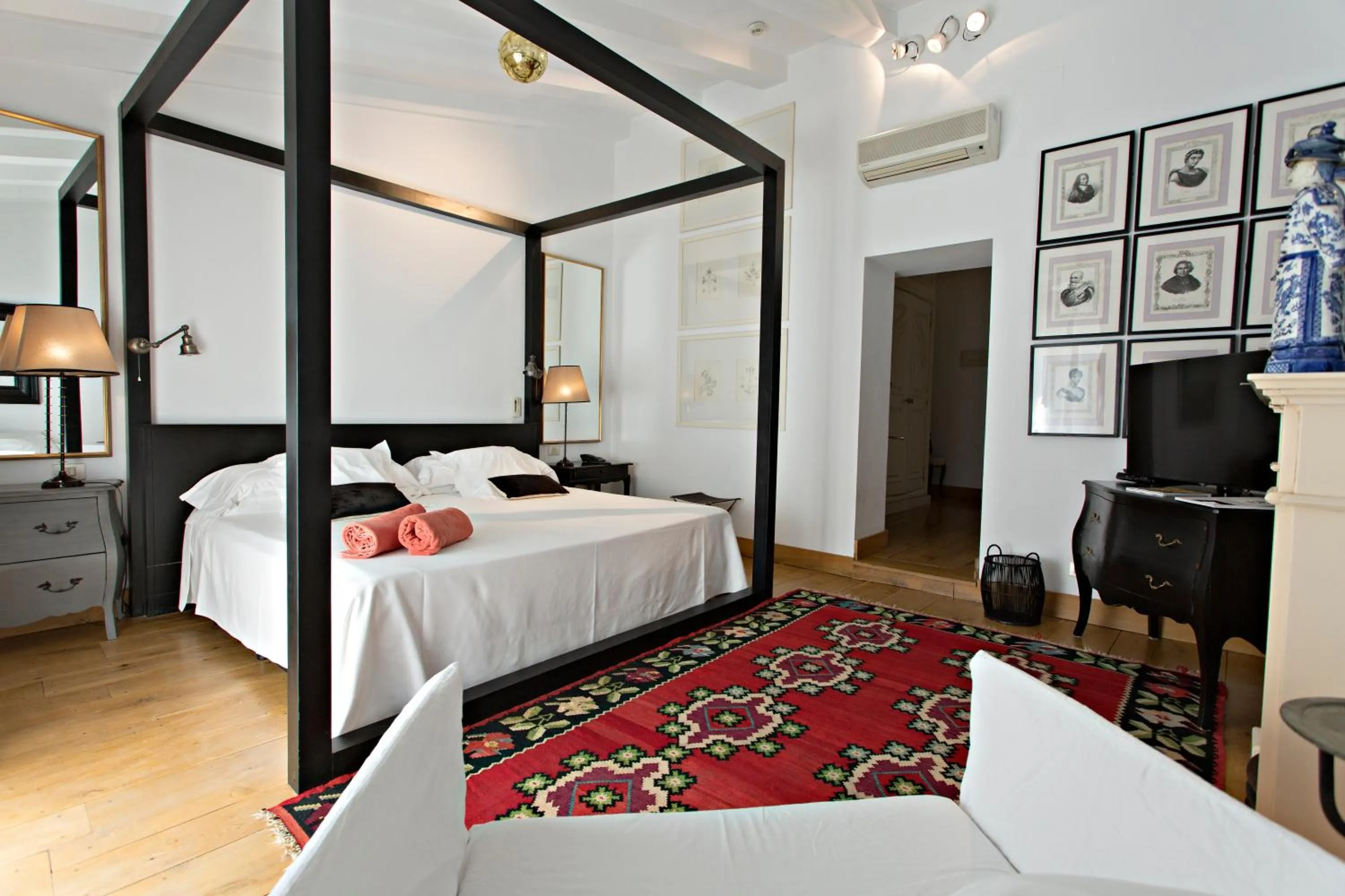 Photo of the whole room, Bed in Hotel La Malcontenta