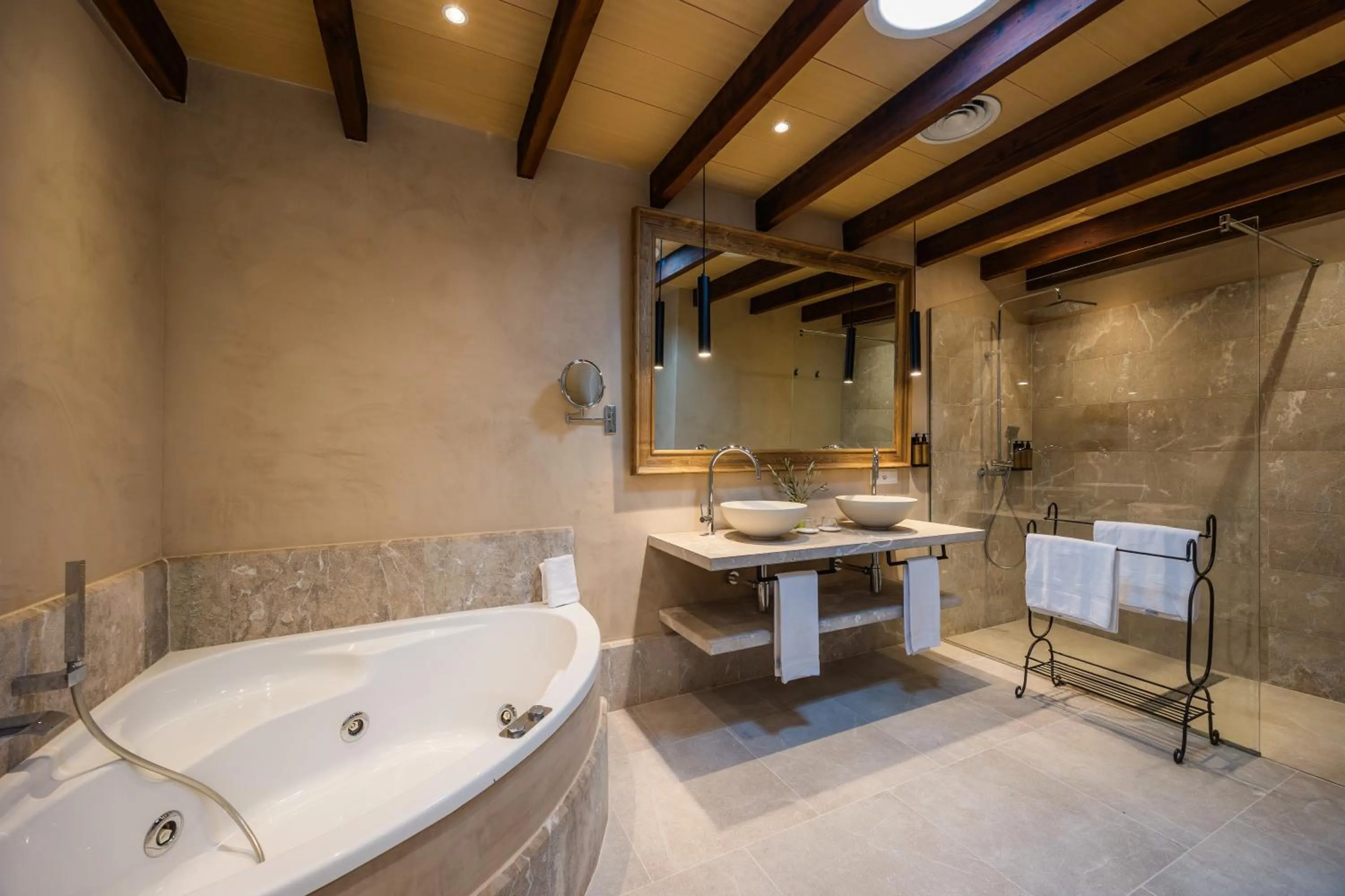 Shower in Finca Albellons