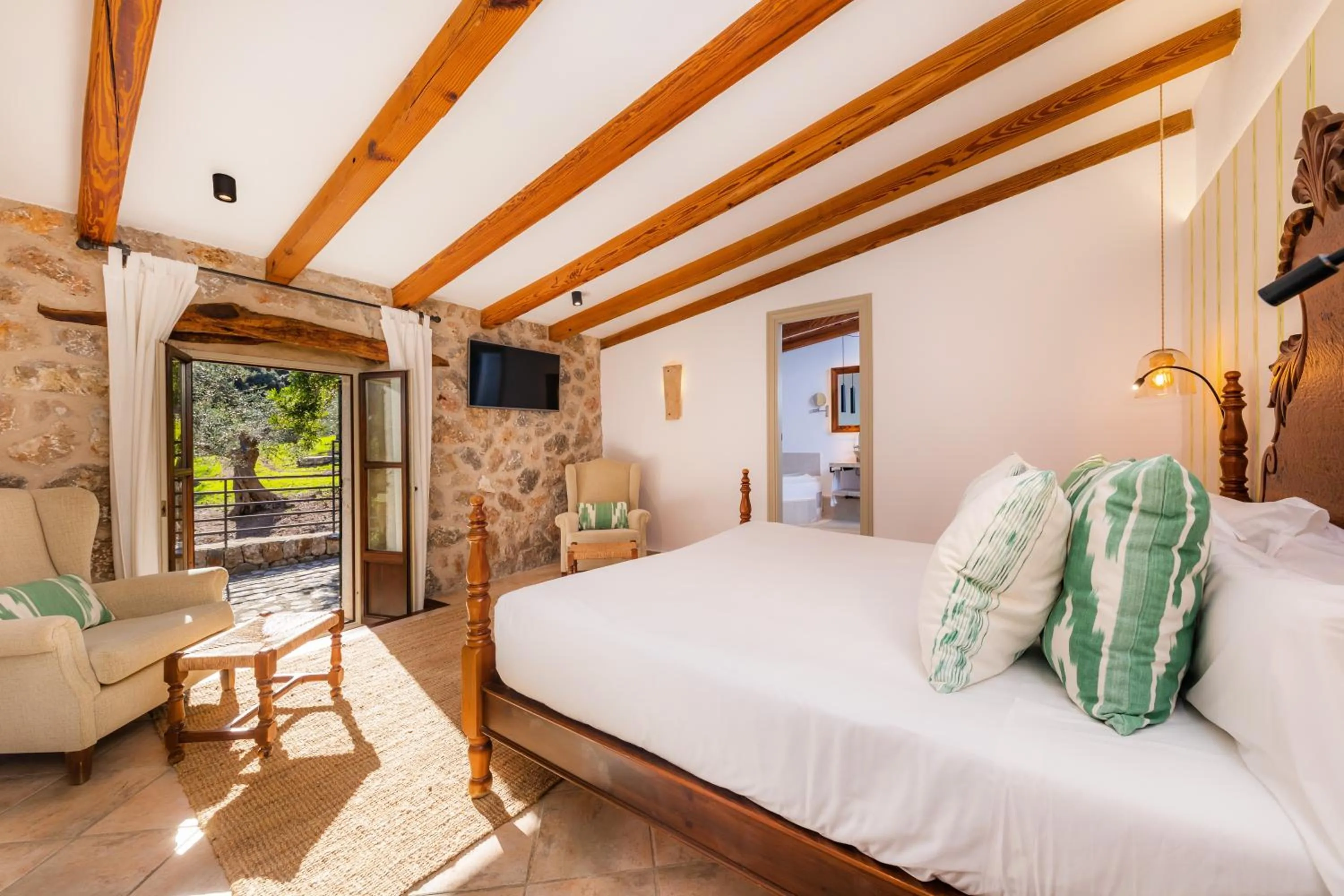 Photo of the whole room in Finca Albellons