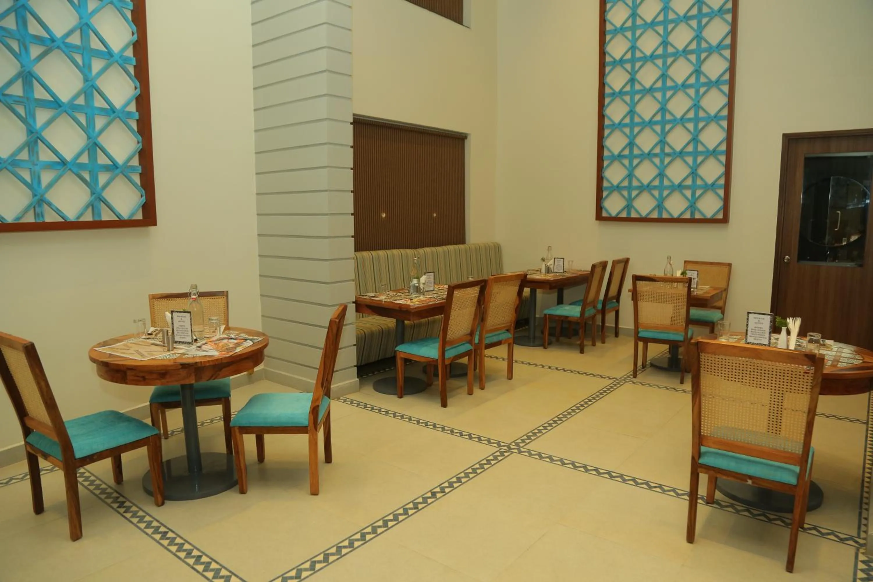 Restaurant/places to eat in Misty Ocean - A Bergamont Group of Hotel