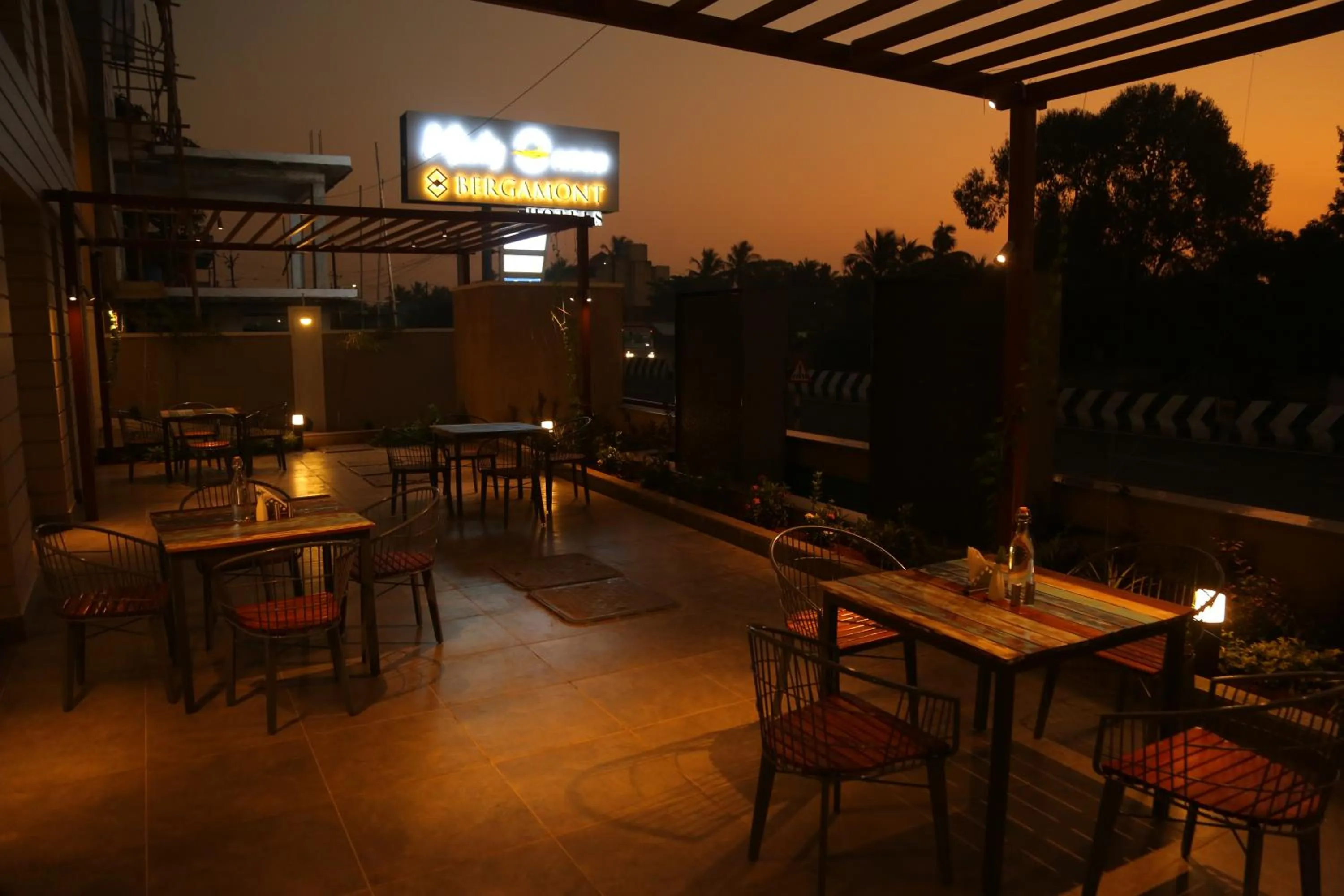 Restaurant/places to eat in Misty Ocean - A Bergamont Group of Hotel