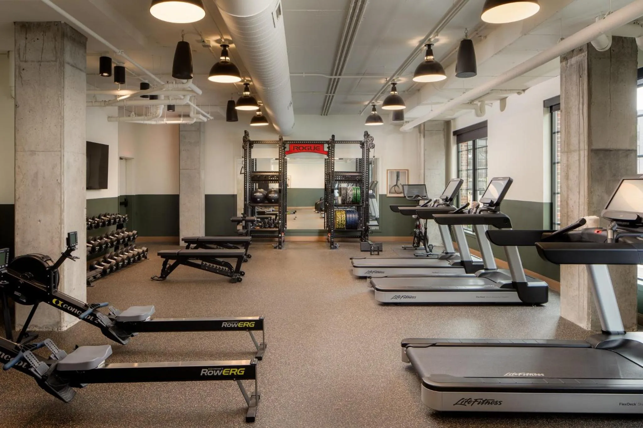 Fitness centre/facilities in The Junto Hotel