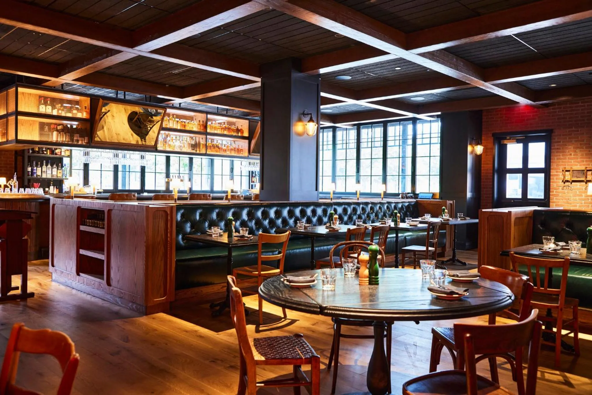 Restaurant/places to eat in The Junto Hotel