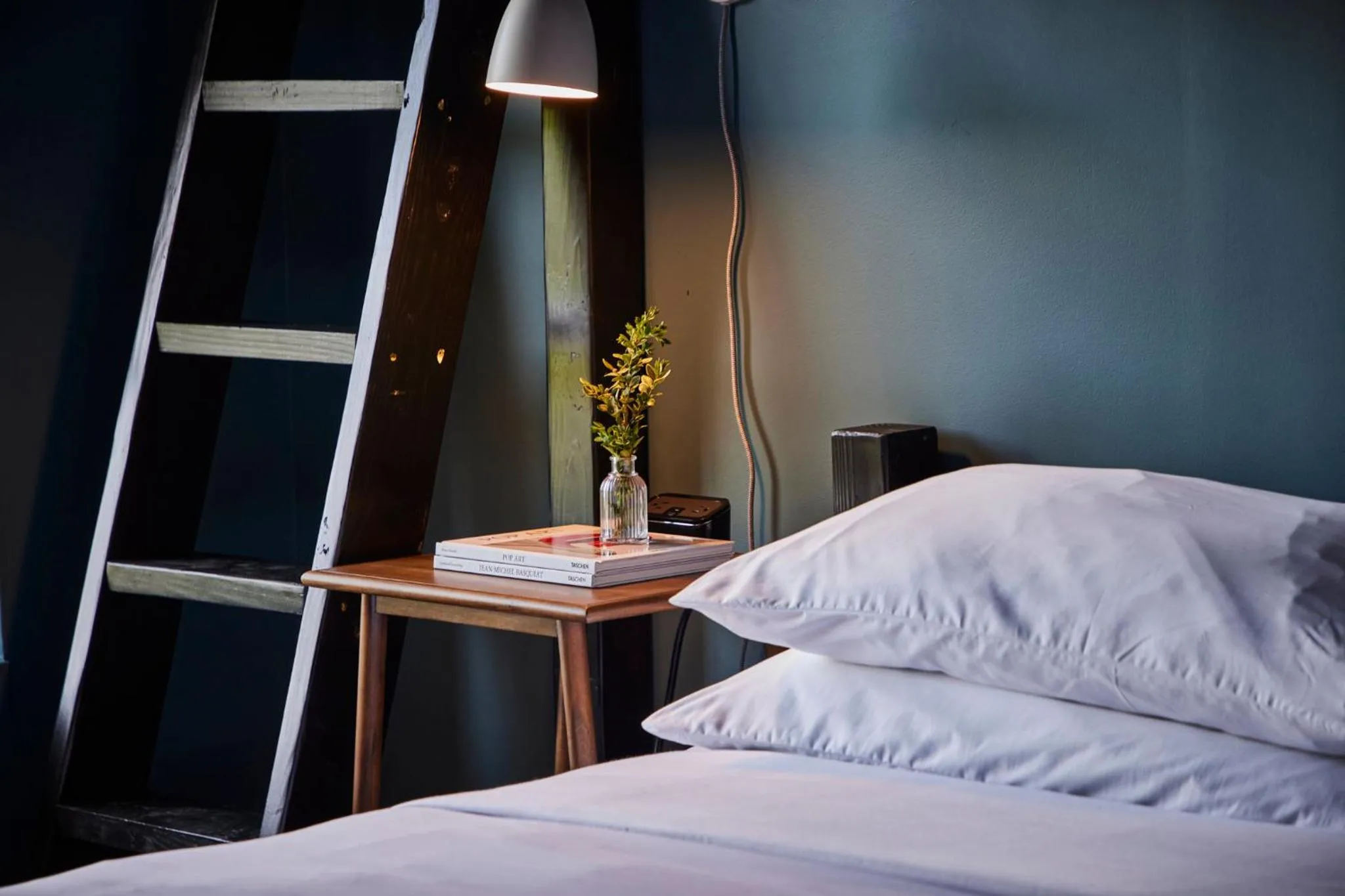 Photo of the whole room in The Junto Hotel