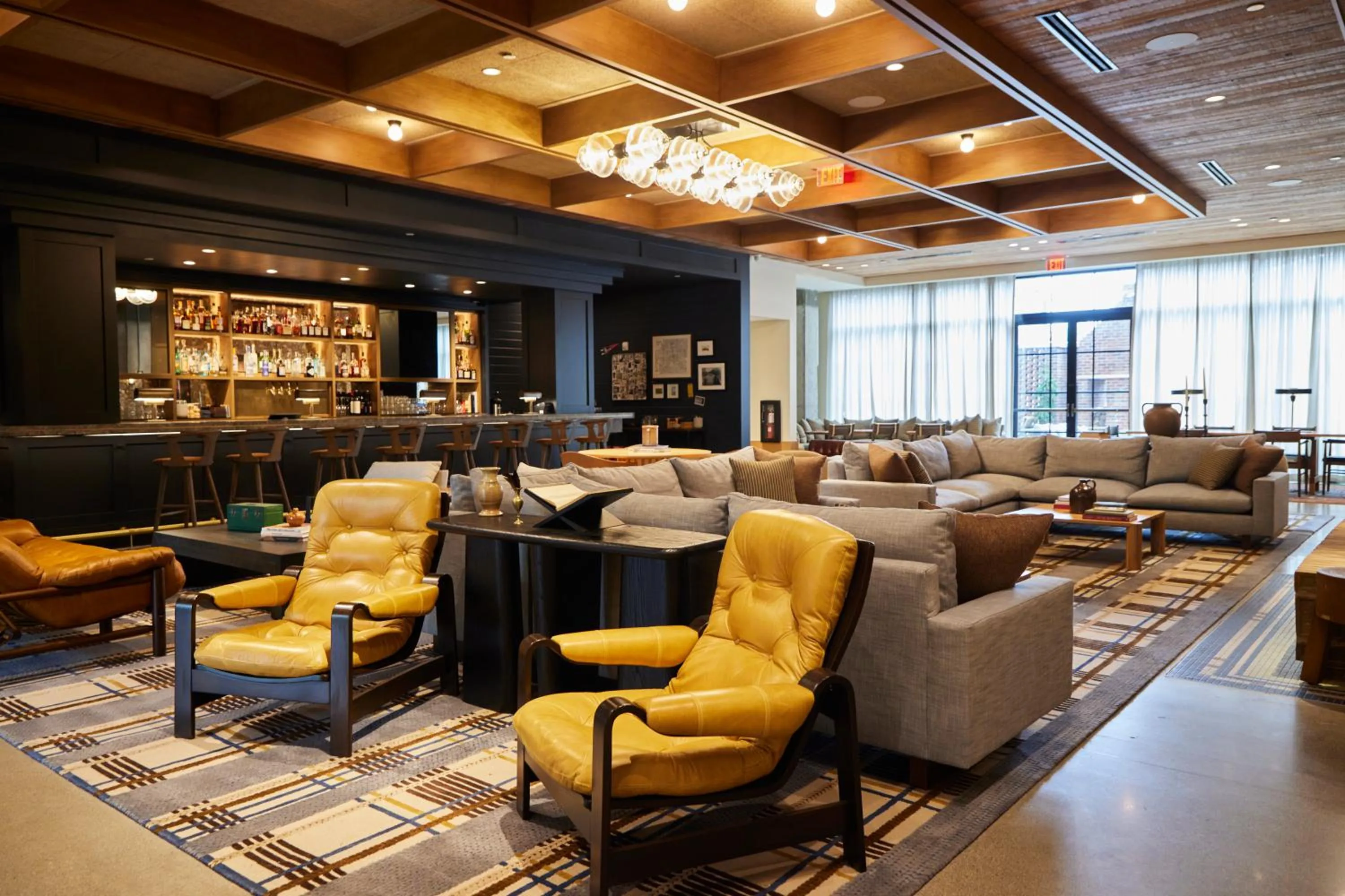Lounge or bar in The Junto Hotel