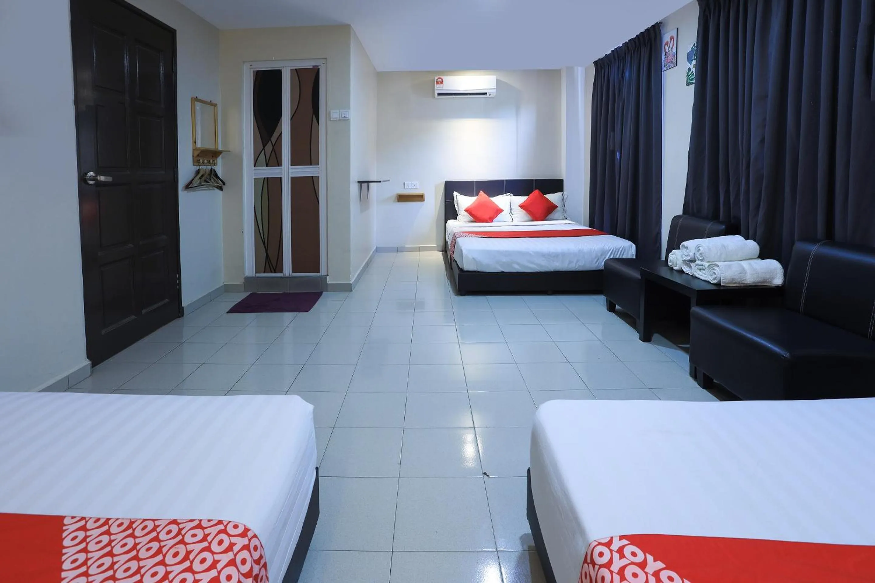 Photo of the whole room, Bed in Dkeris Hotel Melaka