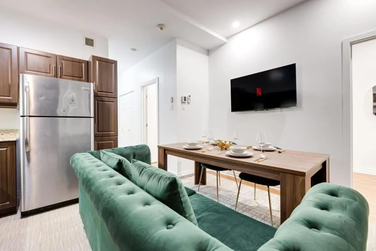 M11 Beautiful Cozy 2BR wAC Perfect Location