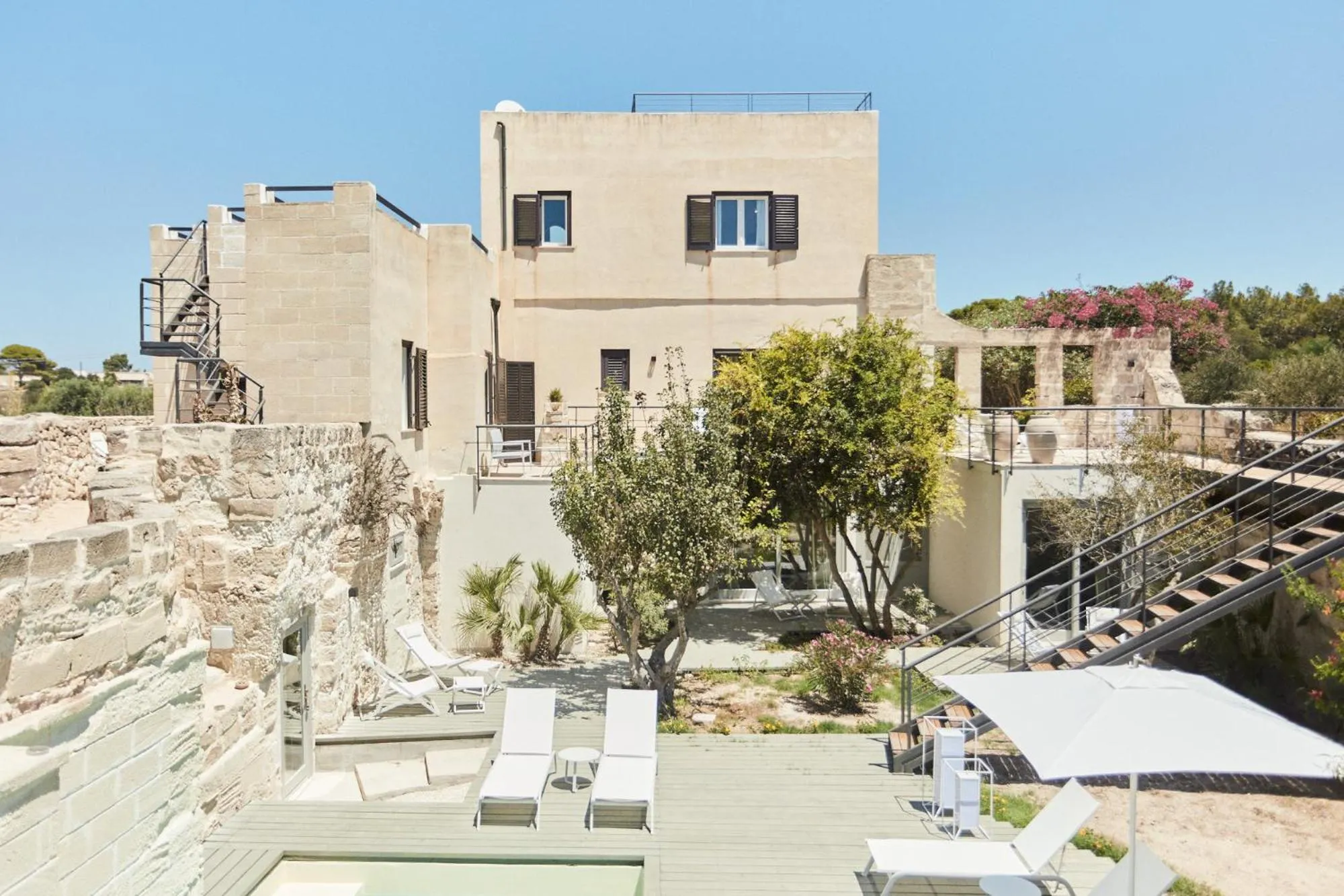 Property building in Villa Rocce Bianche