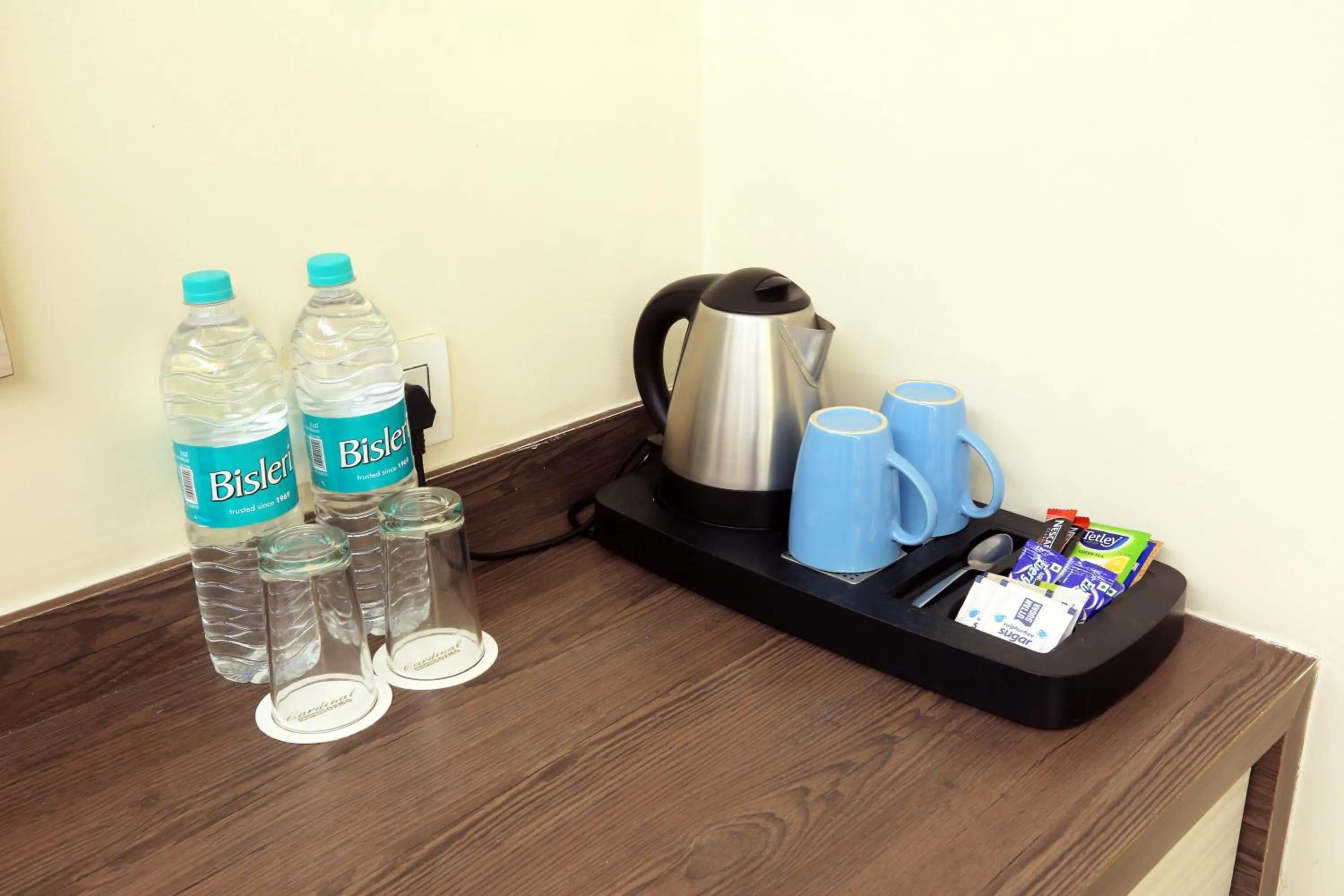 Coffee/tea facilities in Hotel Cardinal Oxmo Delhi Airport