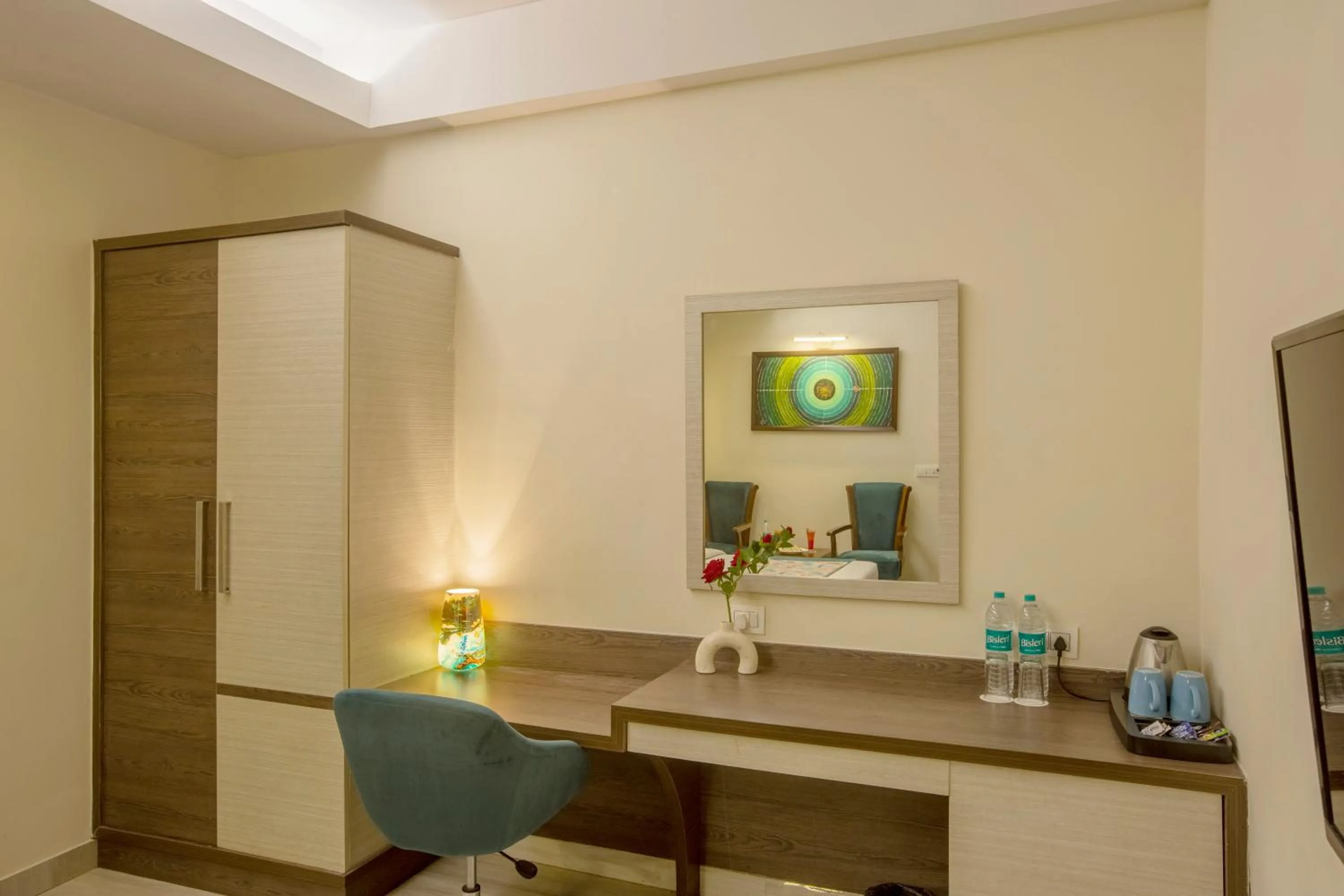 TV and multimedia in Hotel Cardinal Oxmo Delhi Airport