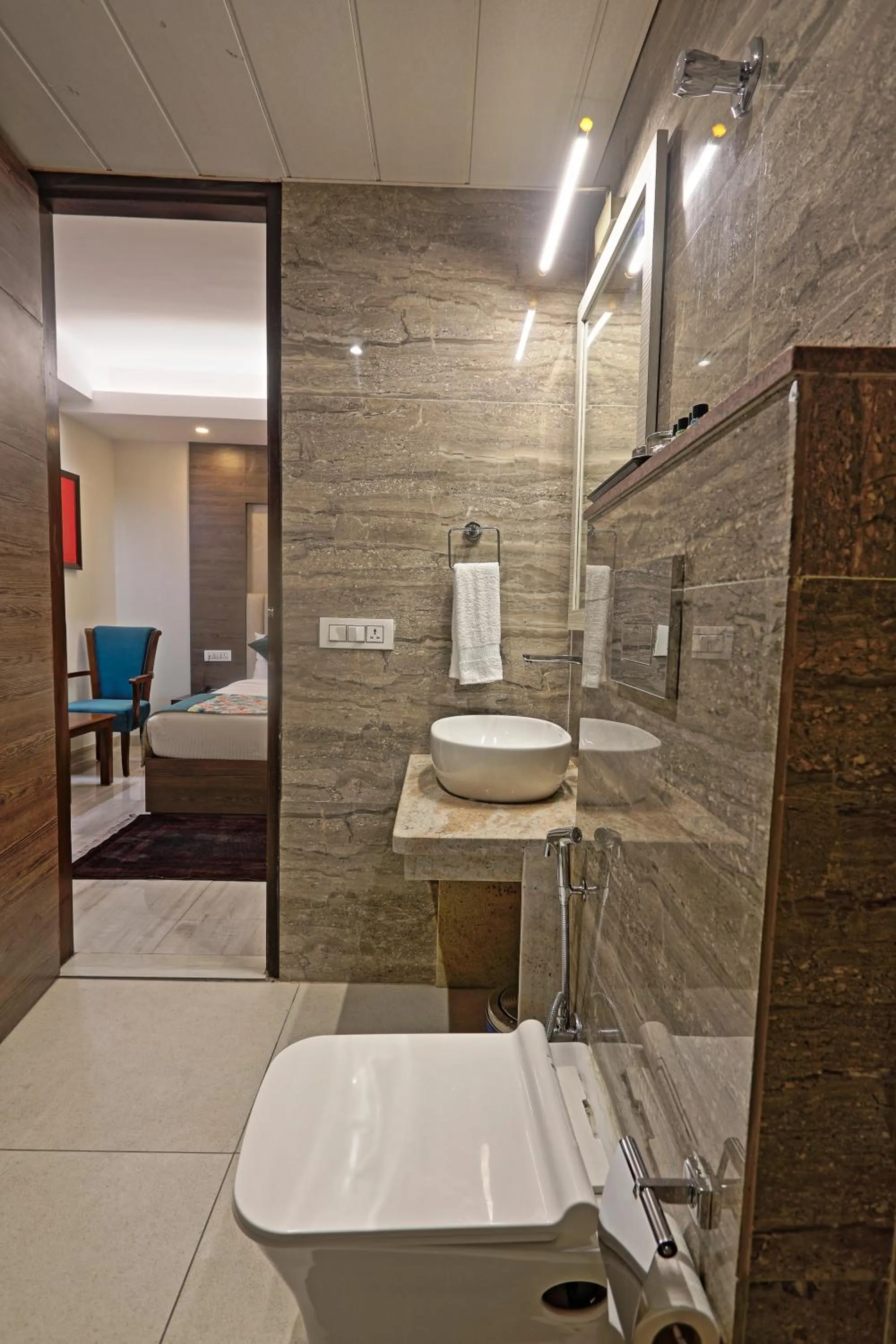 Bathroom in Hotel Cardinal Oxmo Delhi Airport