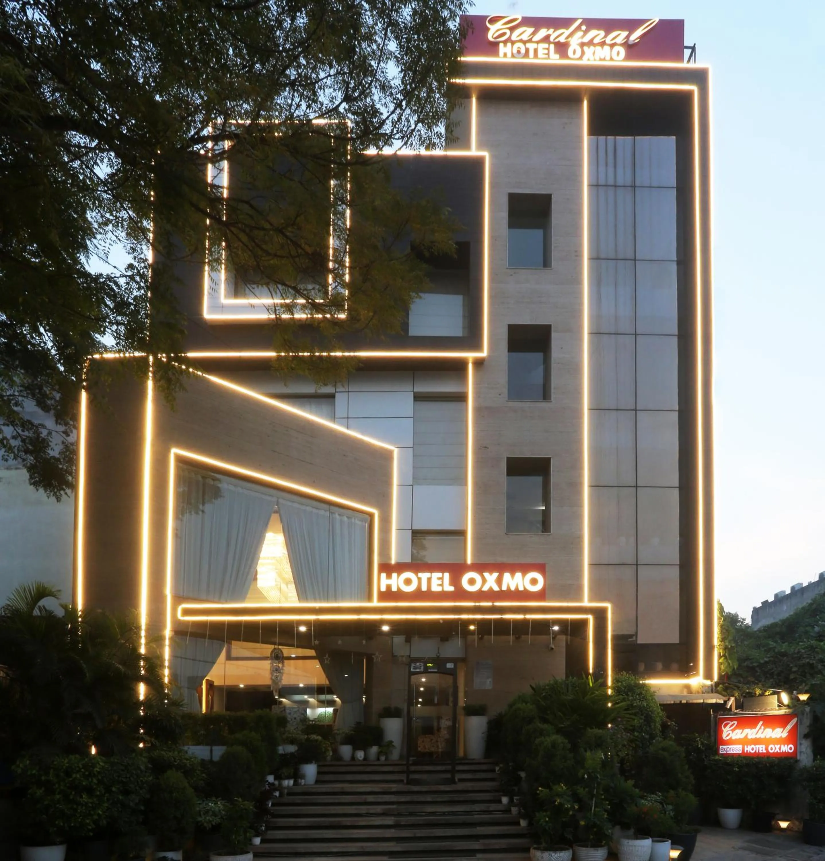 Property building in Hotel Cardinal Oxmo Delhi Airport
