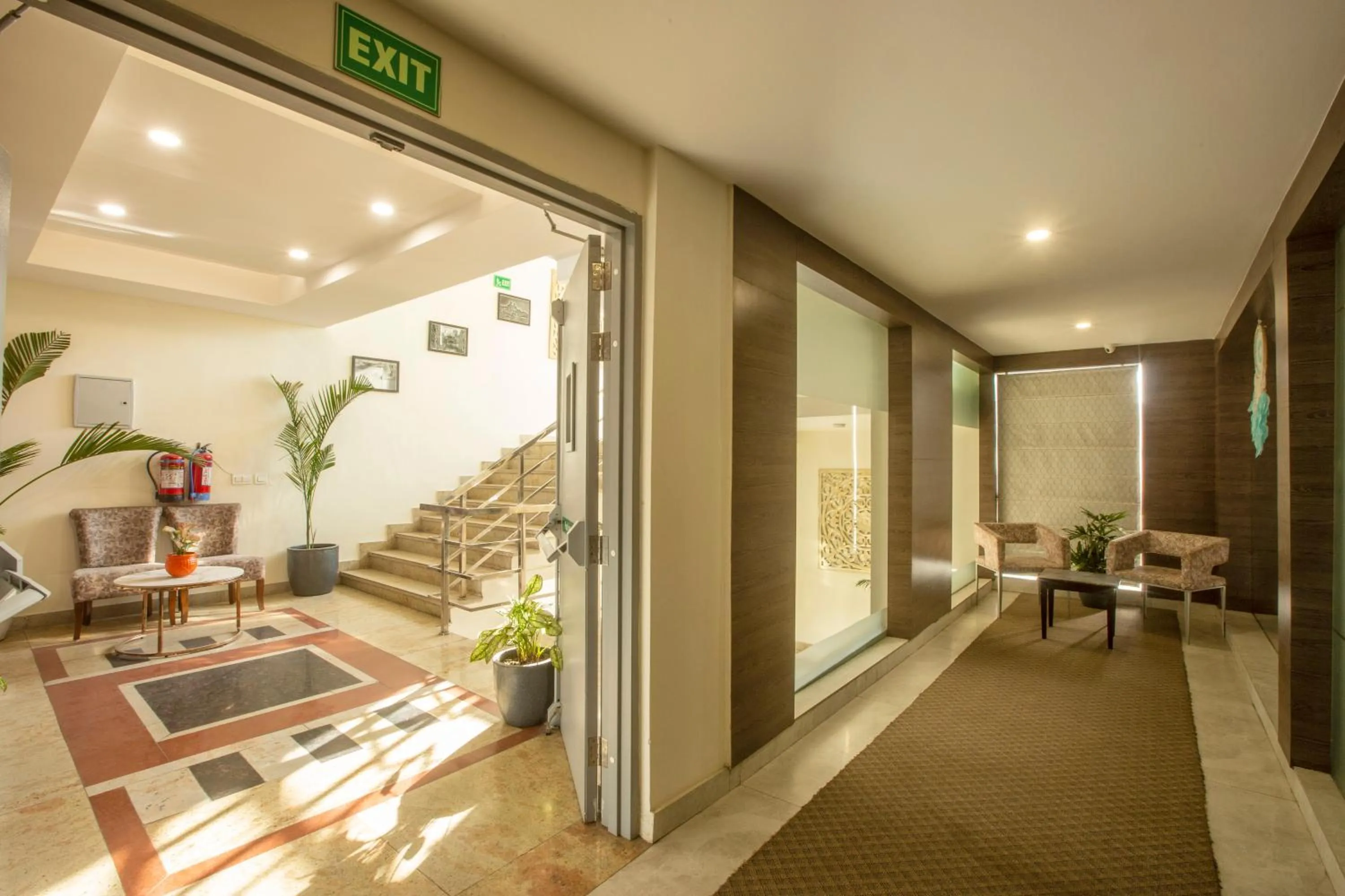 Lobby or reception in Hotel Cardinal Oxmo Delhi Airport