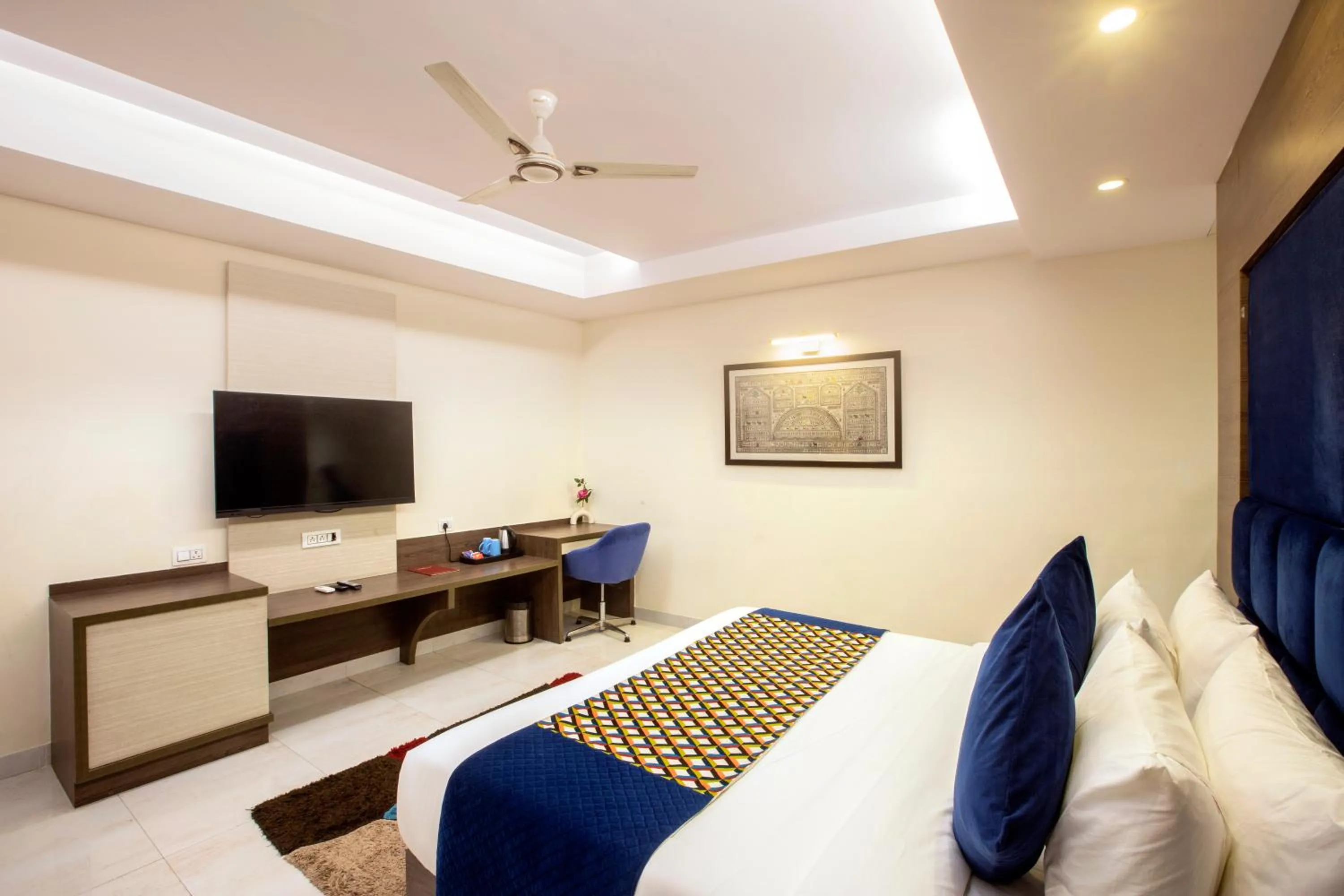 Bed in Hotel Cardinal Oxmo Delhi Airport