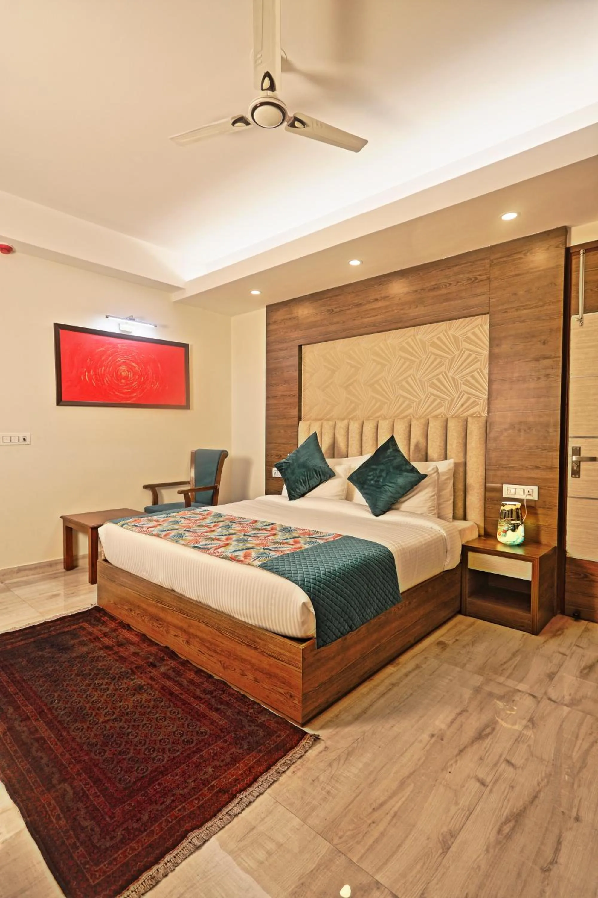 Bed in Hotel Cardinal Oxmo Delhi Airport