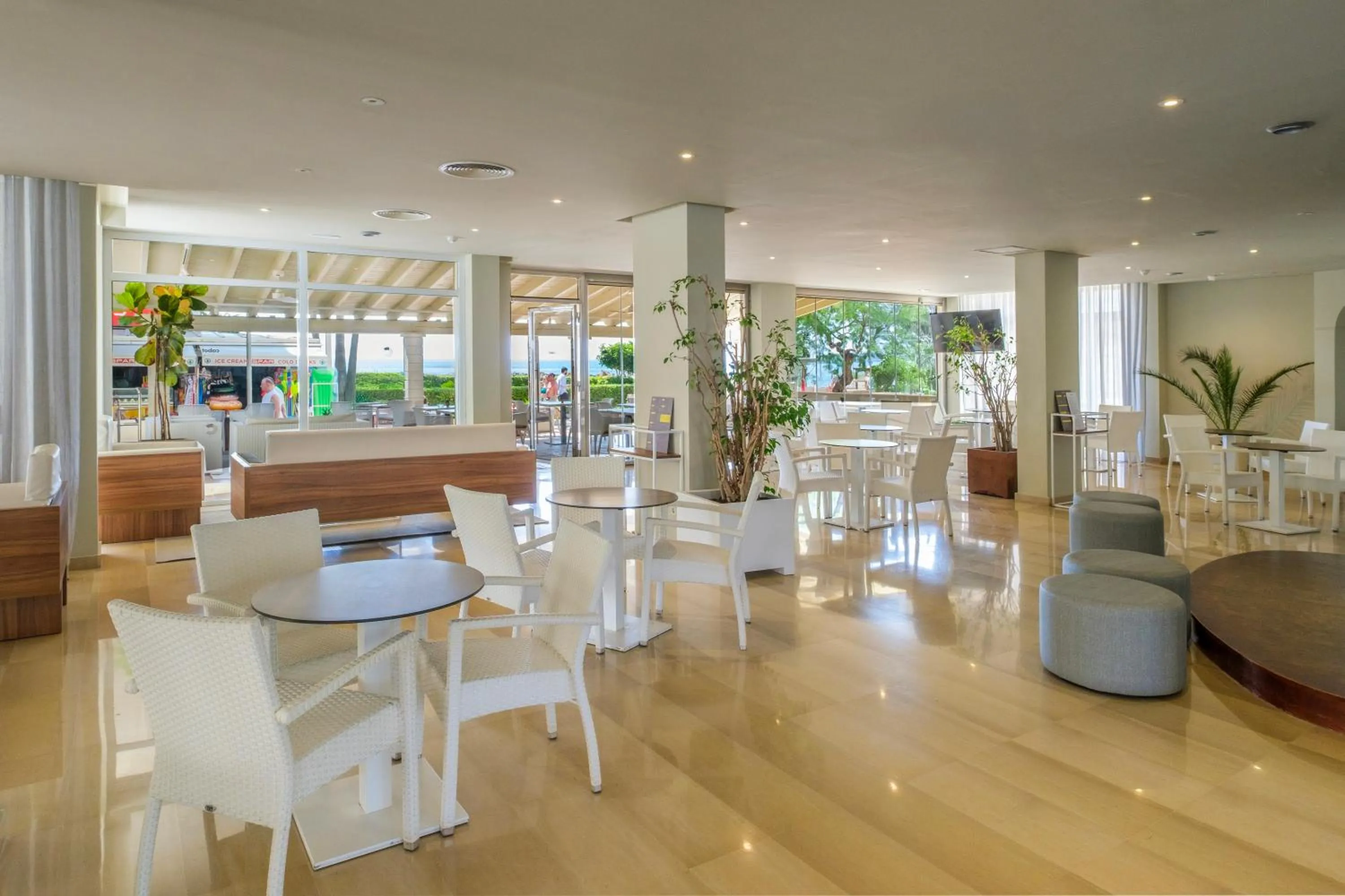Lobby or reception in Cabot Cap de Mar Spa