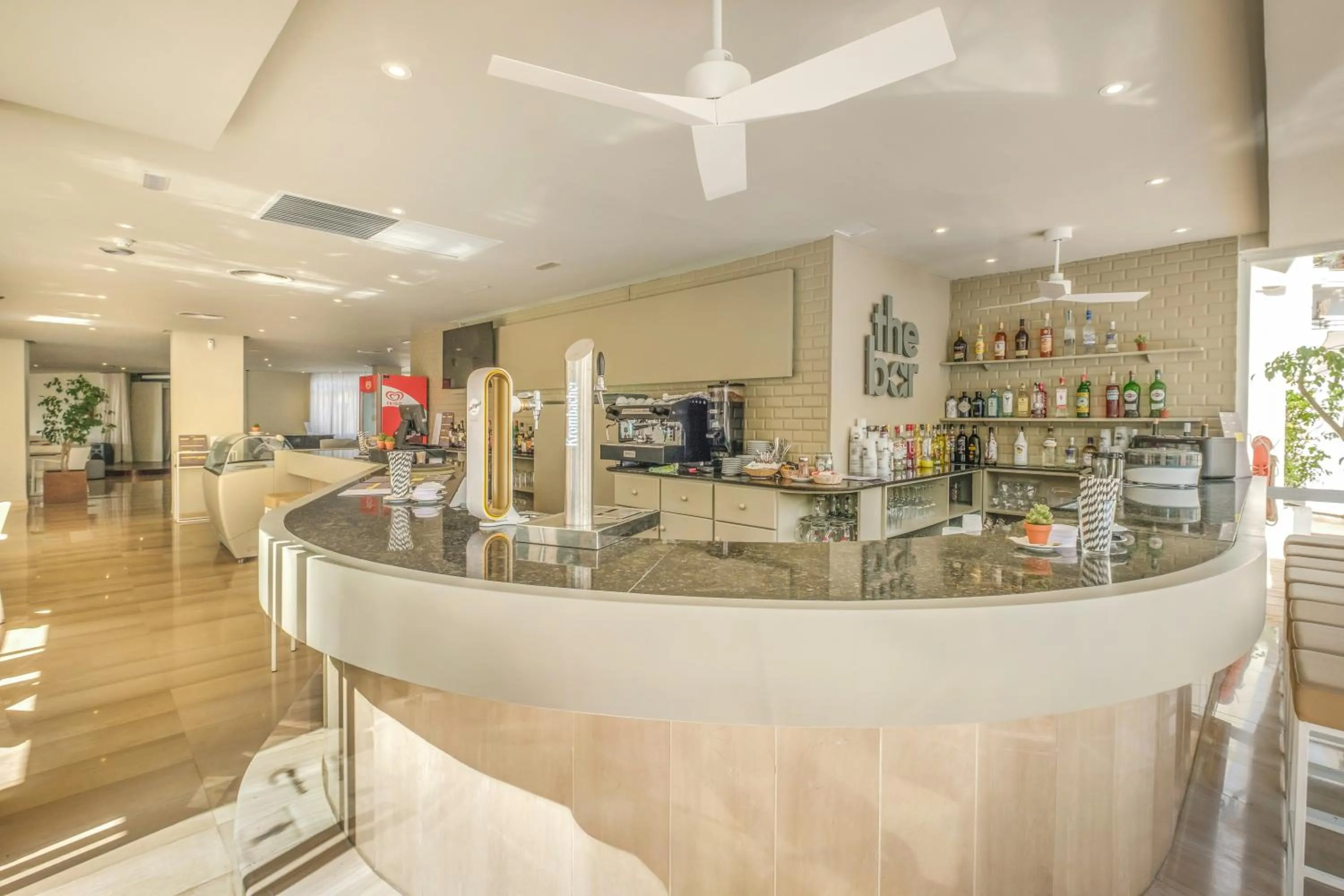 Lounge or bar in Cabot Cap de Mar Spa