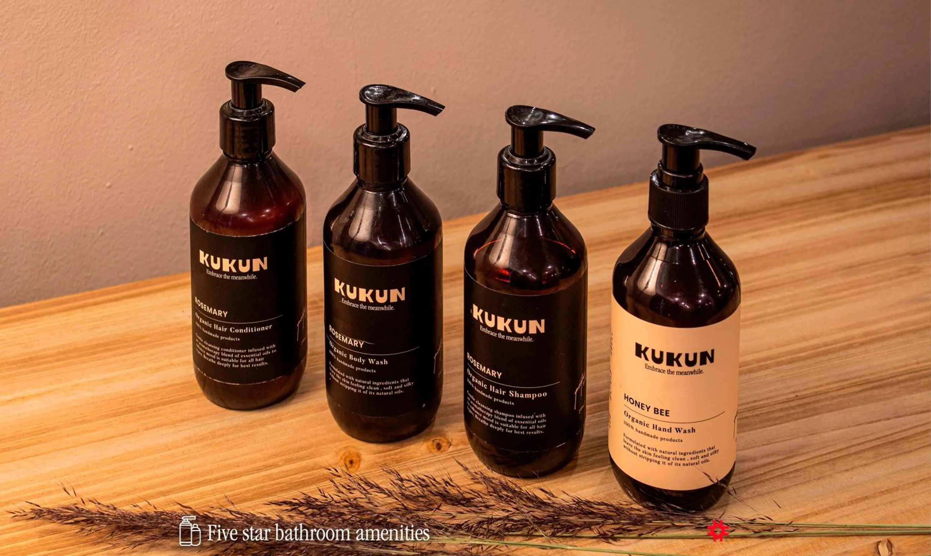 Text overlay in Casa Latitud by Kukun