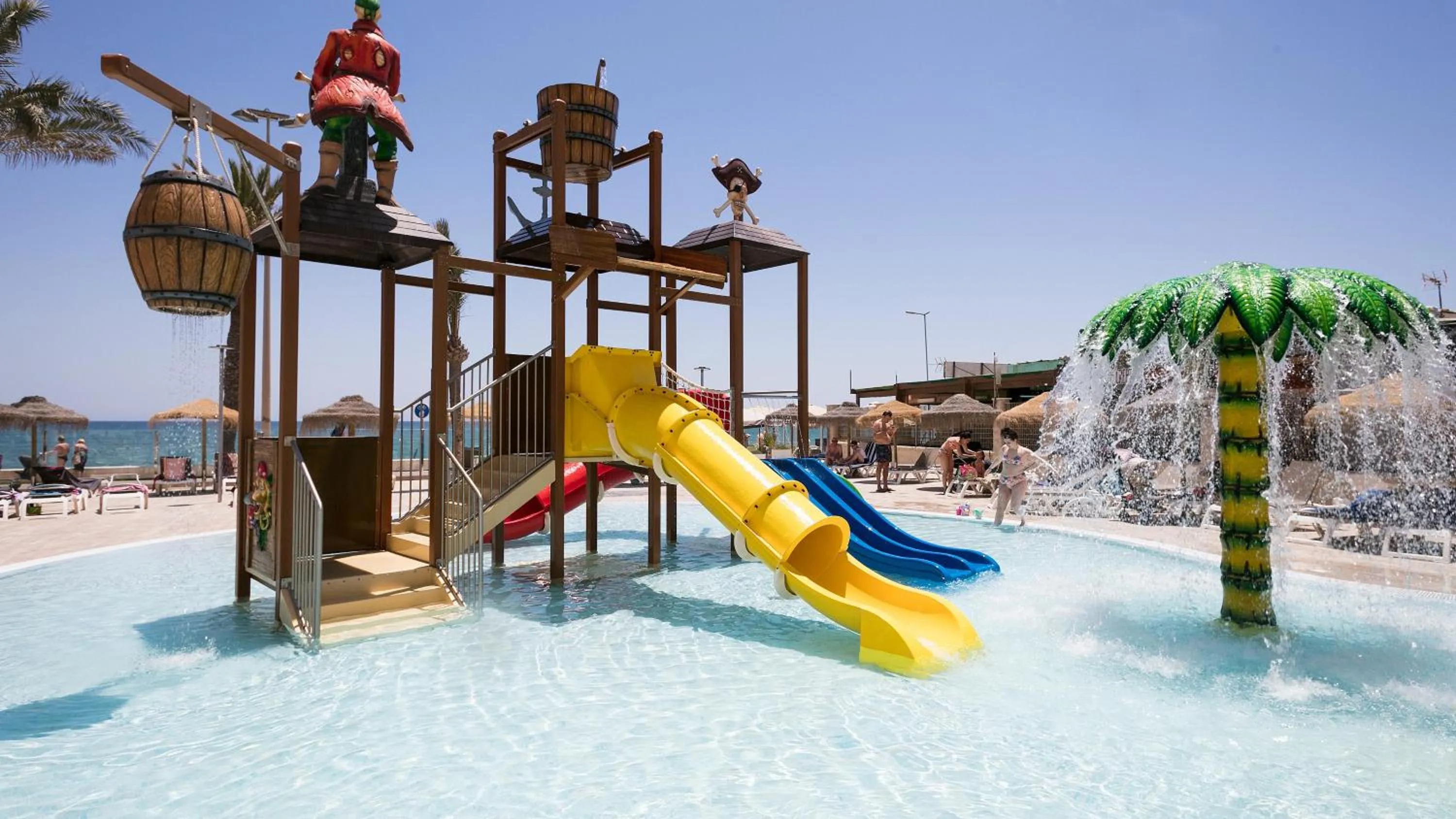 Swimming pool in Hotel Best Sabinal