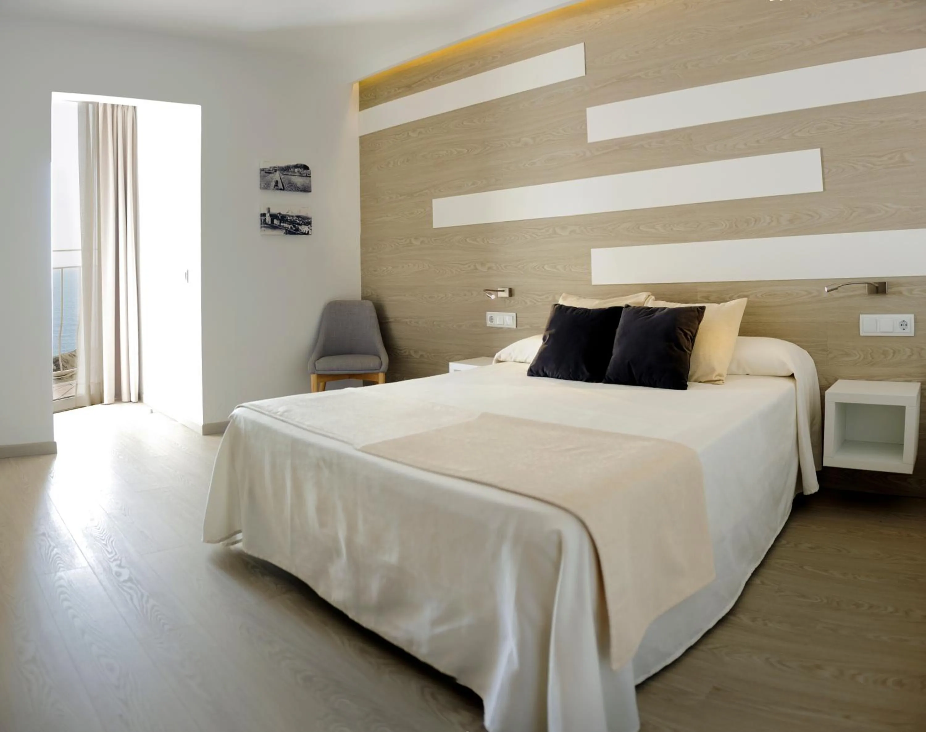 Photo of the whole room in Hotel Rosa Nàutica