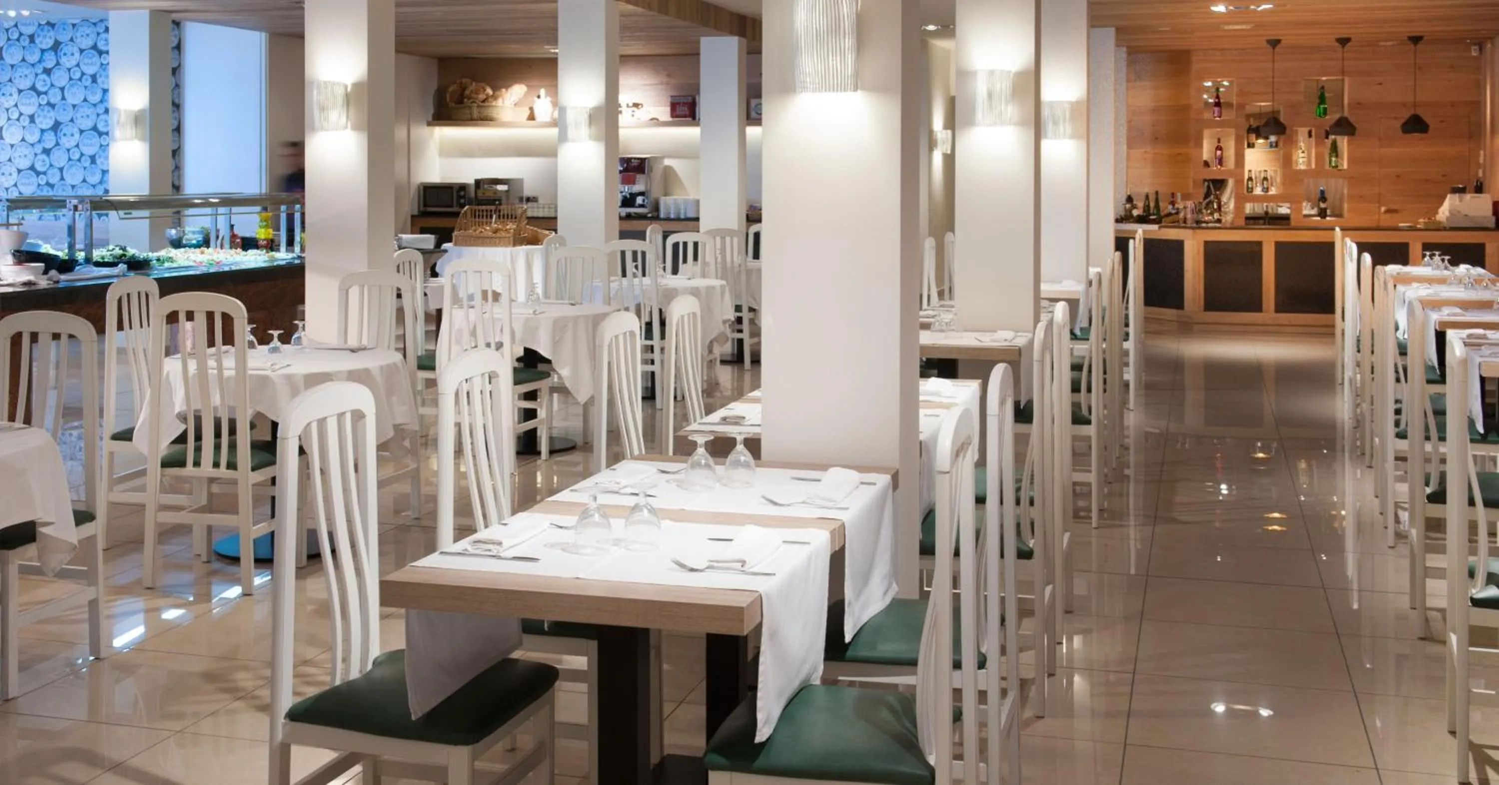 Restaurant/places to eat in Hotel Rosa Nàutica