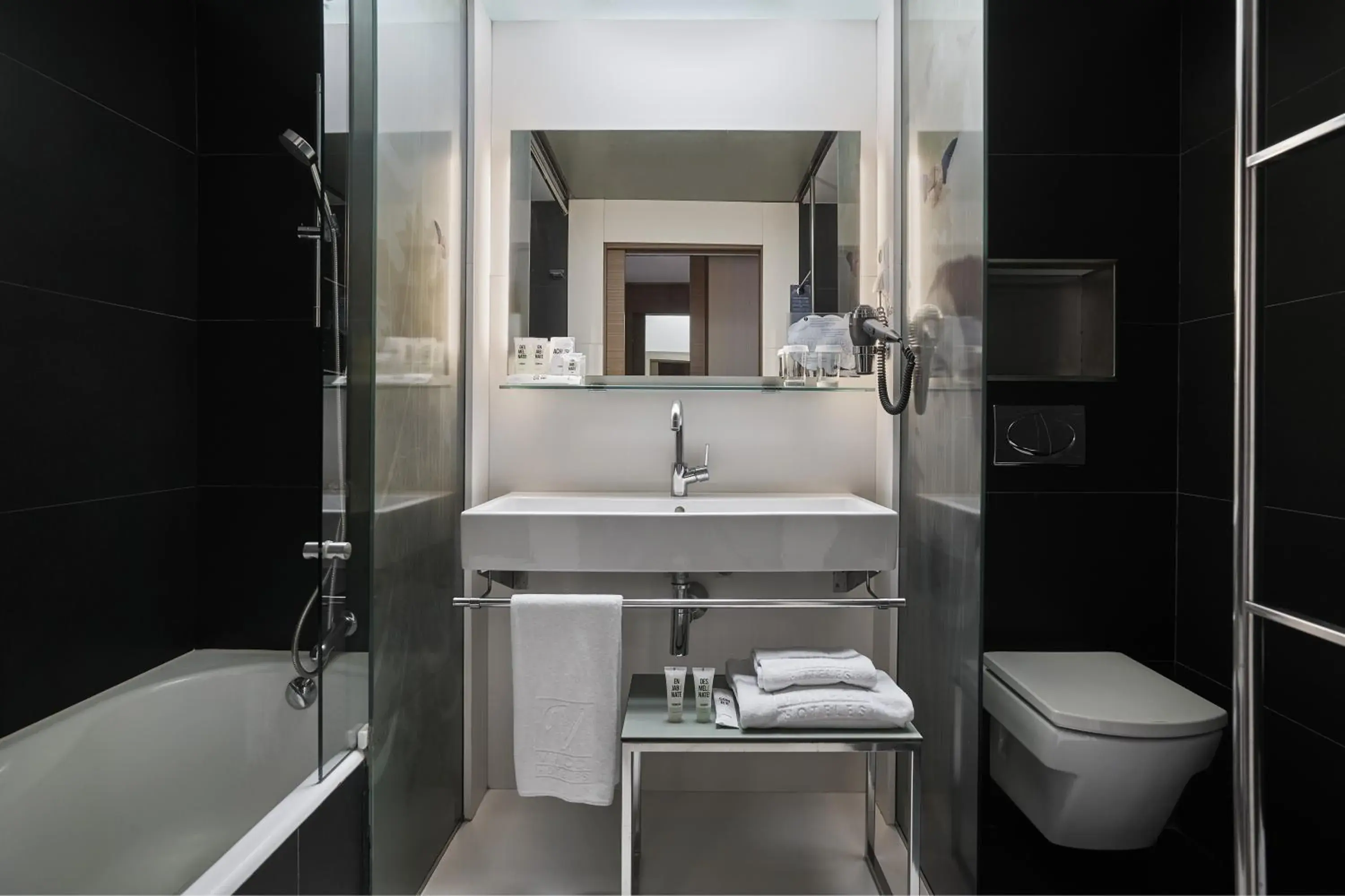 Standard Double Room in Vincci Zaragoza Zentro Standard Double Room in Vincci Zaragoza Zentro